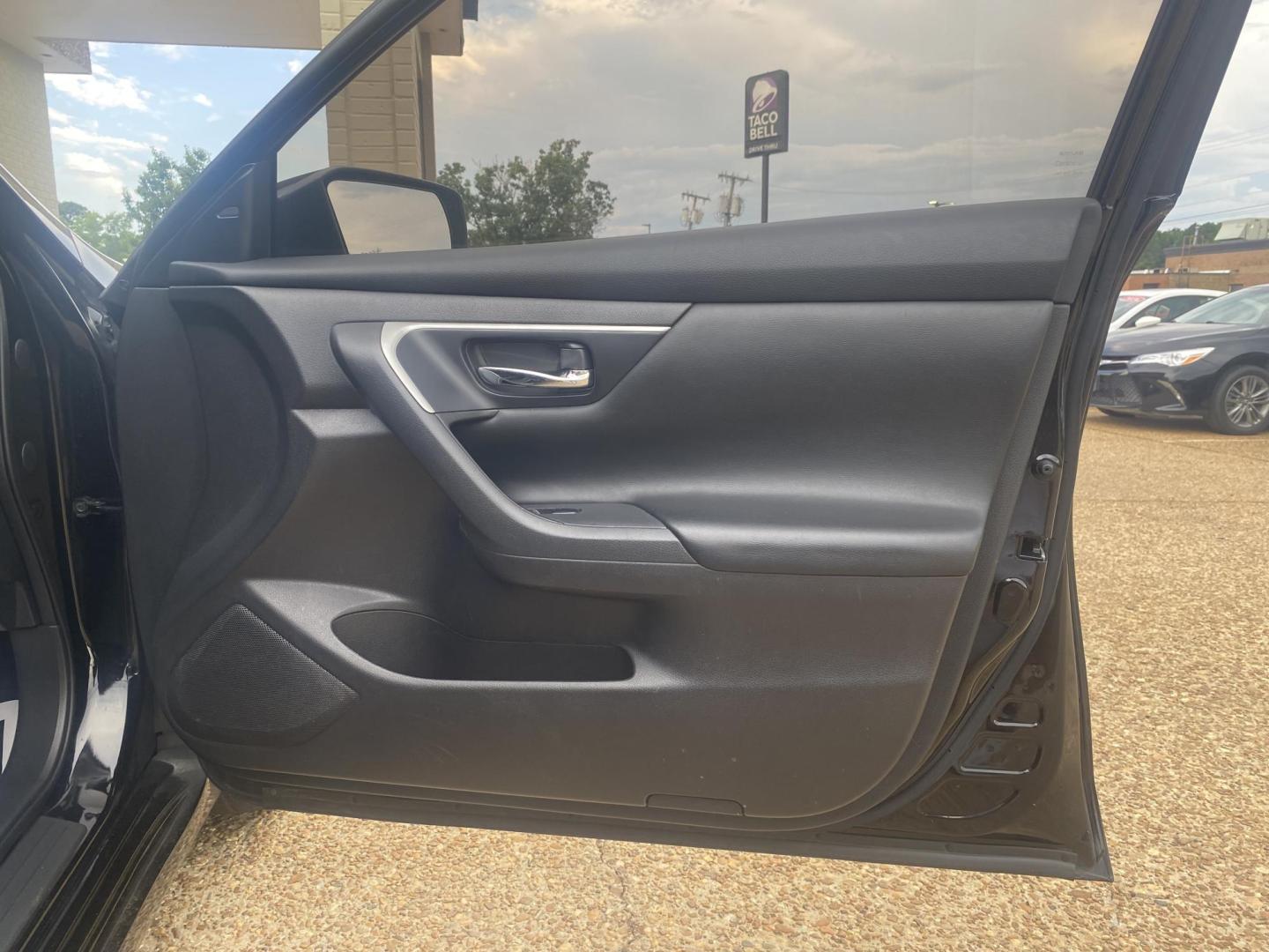 2018 BLACK NISSAN ALTIMA SV (1N4AL3APXJC) , located at 922 W. Beacon St., Philadelphia, MS, 39350, (601) 650-3675, 32.770447, -89.127151 - Photo#11