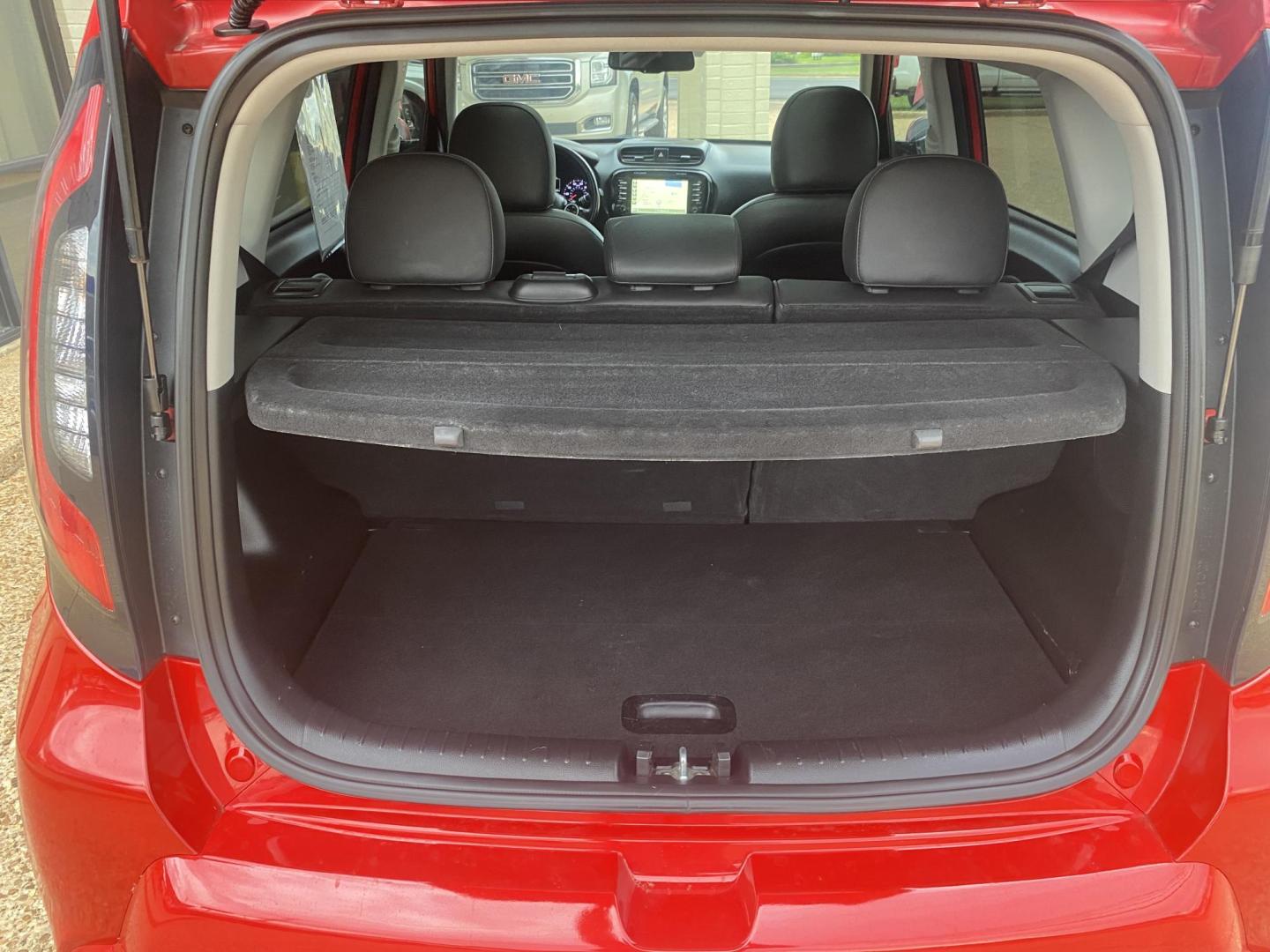 2016 RED KIA SOUL ! (EXCLAIM) (KNDJX3A51G7) , located at 922 W. Beacon St., Philadelphia, MS, 39350, (601) 650-3675, 32.770447, -89.127151 - Photo#19