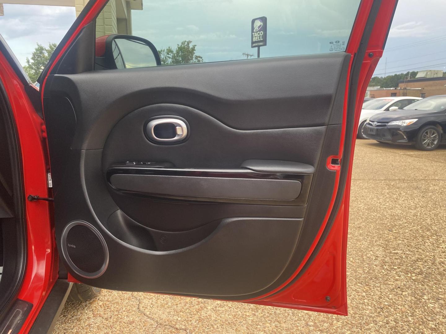 2016 RED KIA SOUL ! (EXCLAIM) (KNDJX3A51G7) , located at 922 W. Beacon St., Philadelphia, MS, 39350, (601) 650-3675, 32.770447, -89.127151 - Photo#11