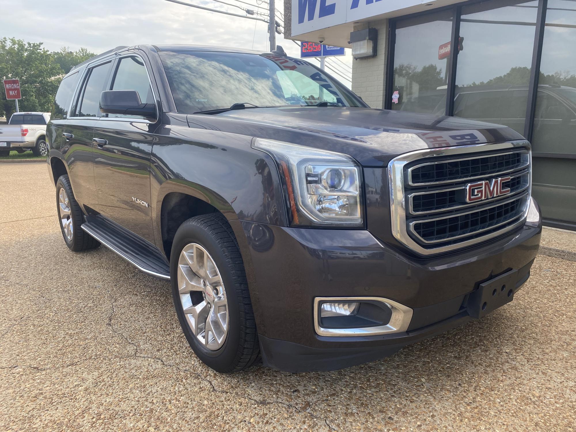 photo of 2017 GMC YUKON SLT 