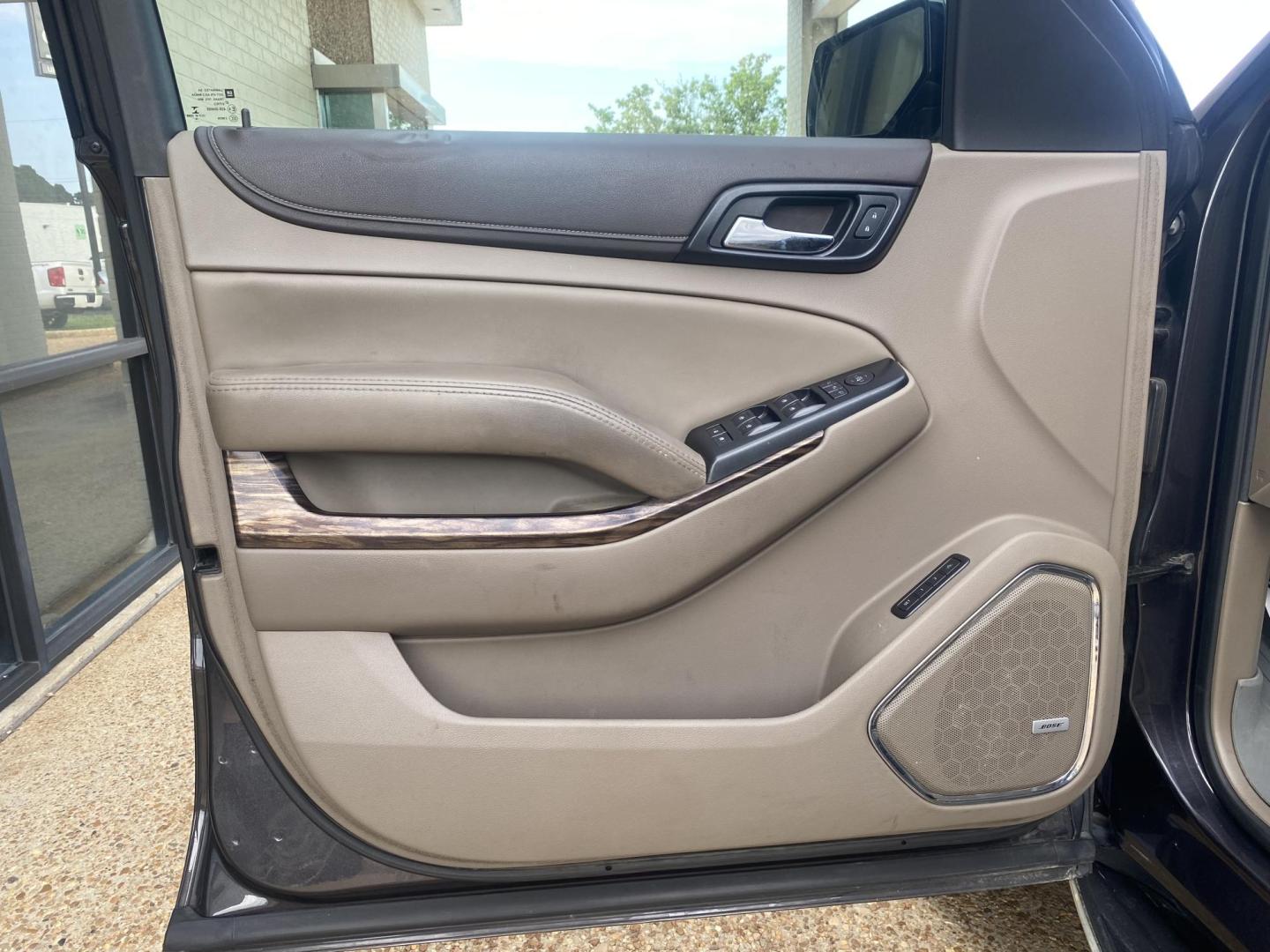 2017 GRAY GMC YUKON SLT (1GKS1BKC8HR) , located at 922 W. Beacon St., Philadelphia, MS, 39350, (601) 650-3675, 32.770447, -89.127151 - Photo#8