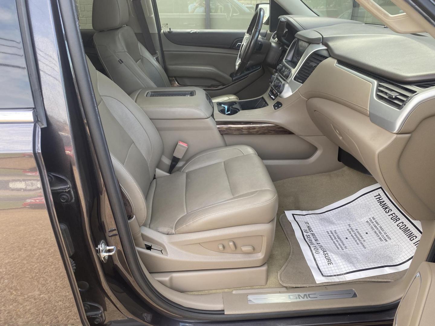 2017 GRAY GMC YUKON SLT (1GKS1BKC8HR) , located at 922 W. Beacon St., Philadelphia, MS, 39350, (601) 650-3675, 32.770447, -89.127151 - Photo#10