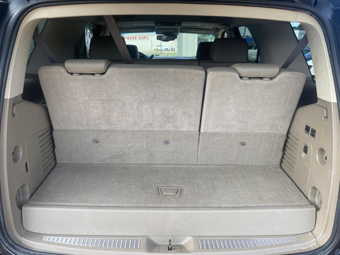 2017 GRAY GMC YUKON SLT (1GKS1BKC8HR) , located at 922 W. Beacon St., Philadelphia, MS, 39350, (601) 650-3675, 32.770447, -89.127151 - Photo#20