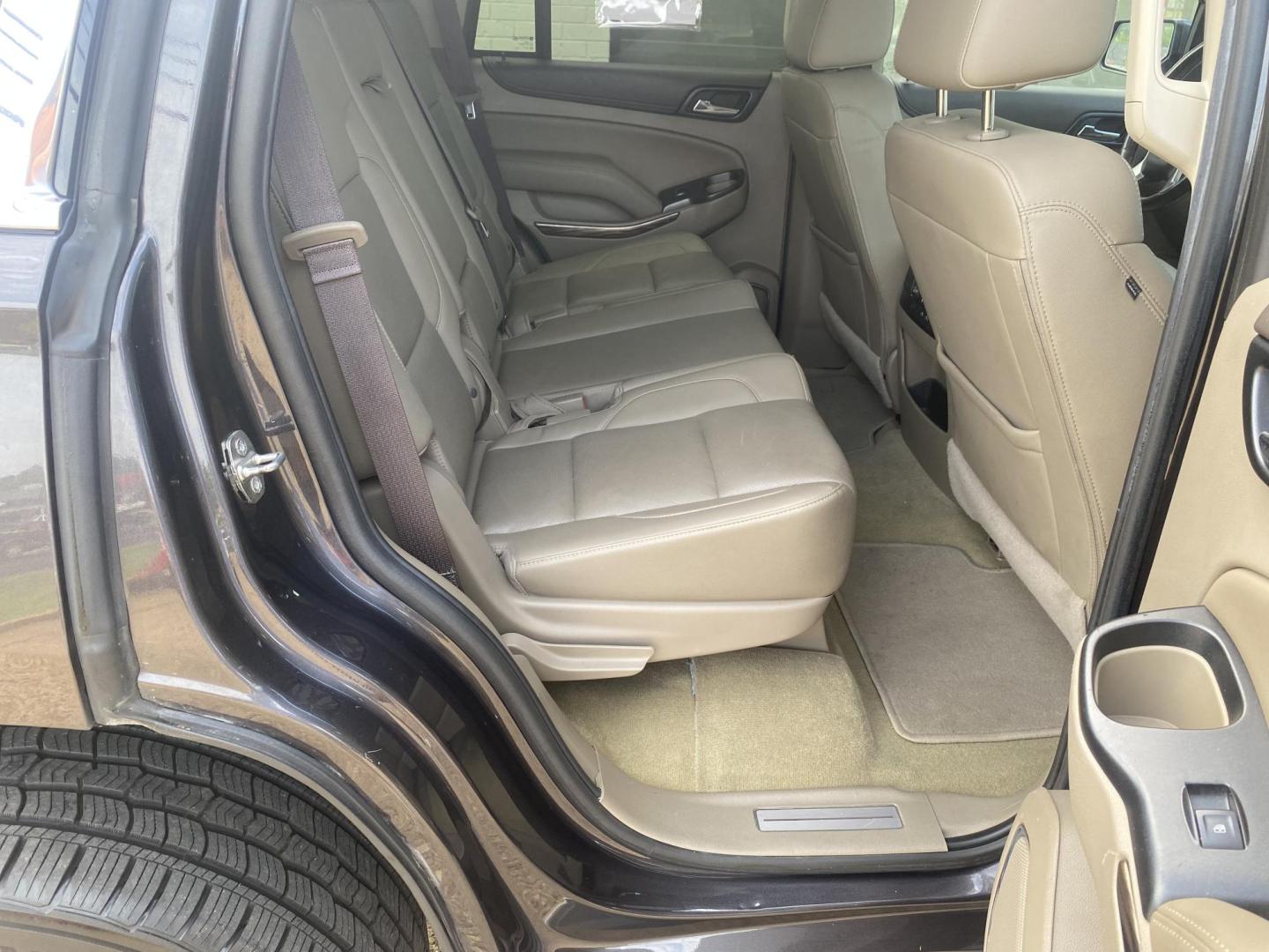 2017 GRAY GMC YUKON SLT (1GKS1BKC8HR) , located at 922 W. Beacon St., Philadelphia, MS, 39350, (601) 650-3675, 32.770447, -89.127151 - Photo#14