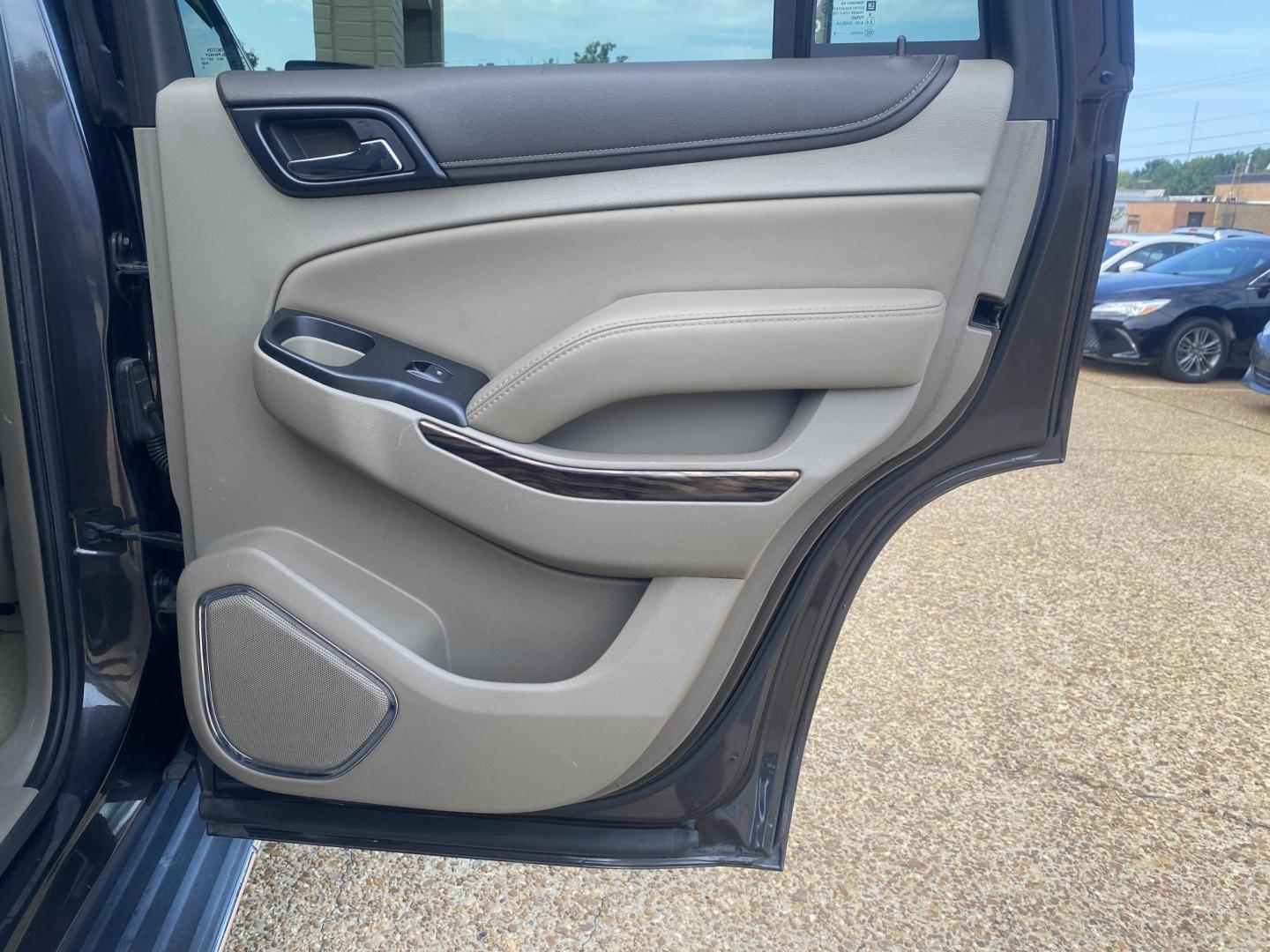 2017 GRAY GMC YUKON SLT (1GKS1BKC8HR) , located at 922 W. Beacon St., Philadelphia, MS, 39350, (601) 650-3675, 32.770447, -89.127151 - Photo#15