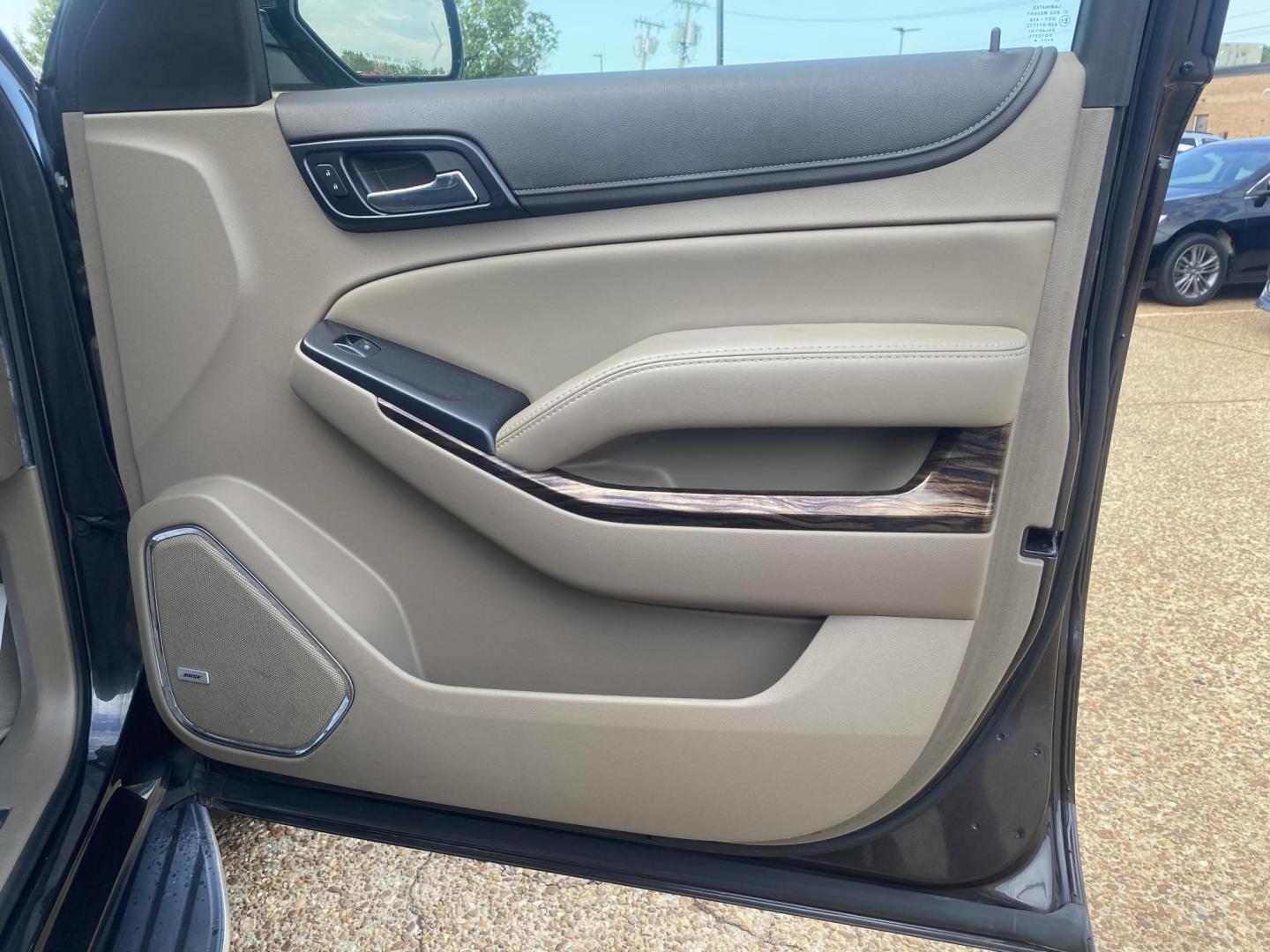 2017 GRAY GMC YUKON SLT (1GKS1BKC8HR) , located at 922 W. Beacon St., Philadelphia, MS, 39350, (601) 650-3675, 32.770447, -89.127151 - Photo#11