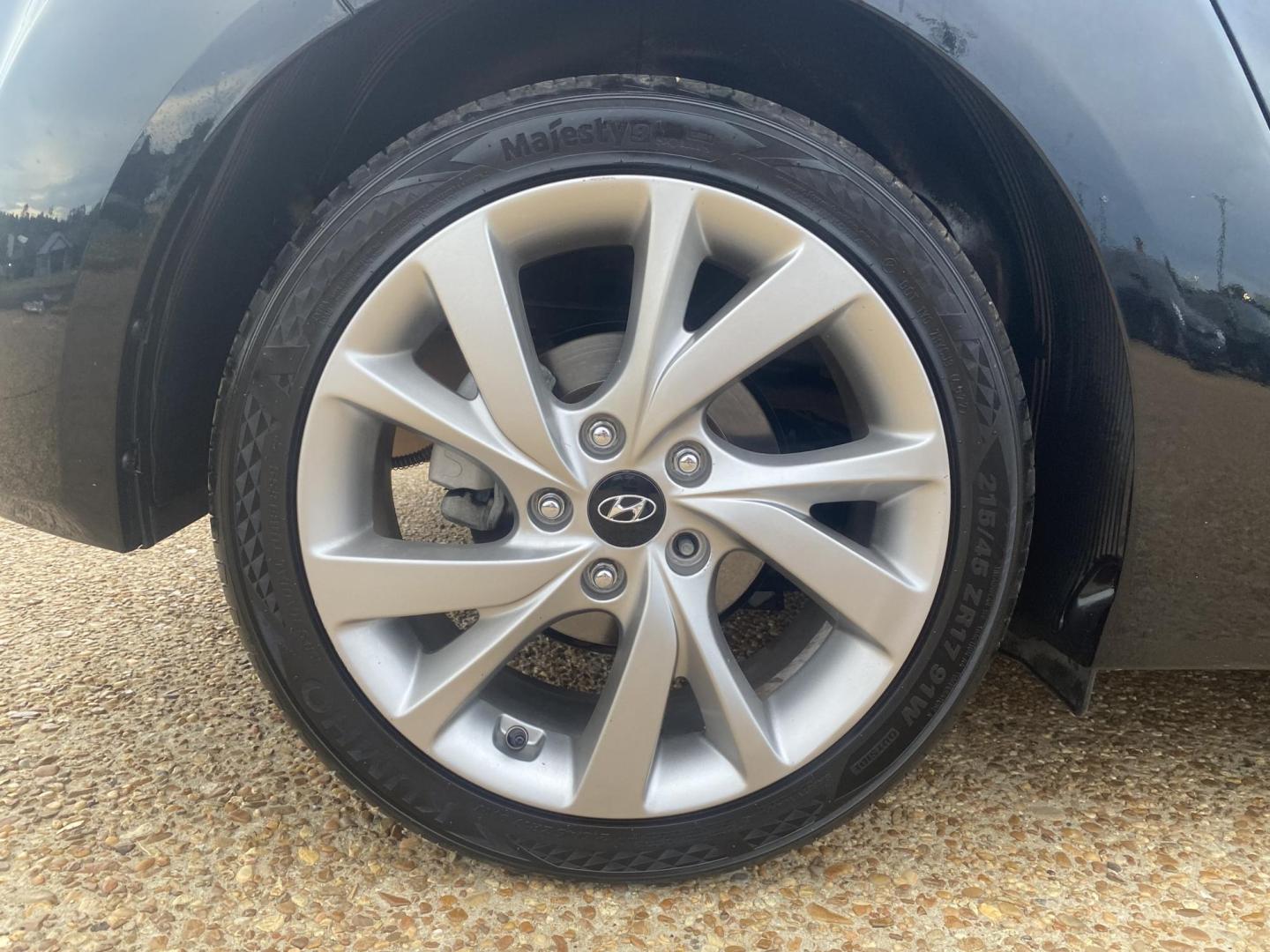 2016 BLACK HYUNDAI VELOSTER BASE (KMHTC6AD7GU) , located at 922 W. Beacon St., Philadelphia, MS, 39350, (601) 650-3675, 32.770447, -89.127151 - Photo#7