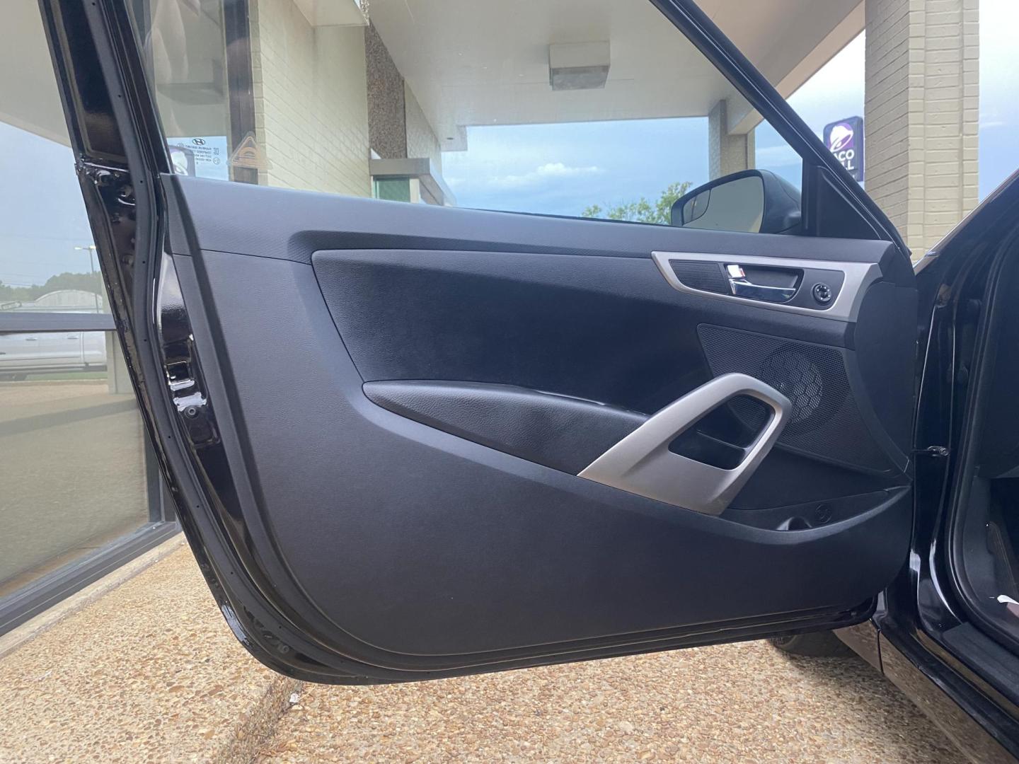 2016 BLACK HYUNDAI VELOSTER BASE (KMHTC6AD7GU) , located at 922 W. Beacon St., Philadelphia, MS, 39350, (601) 650-3675, 32.770447, -89.127151 - Photo#8