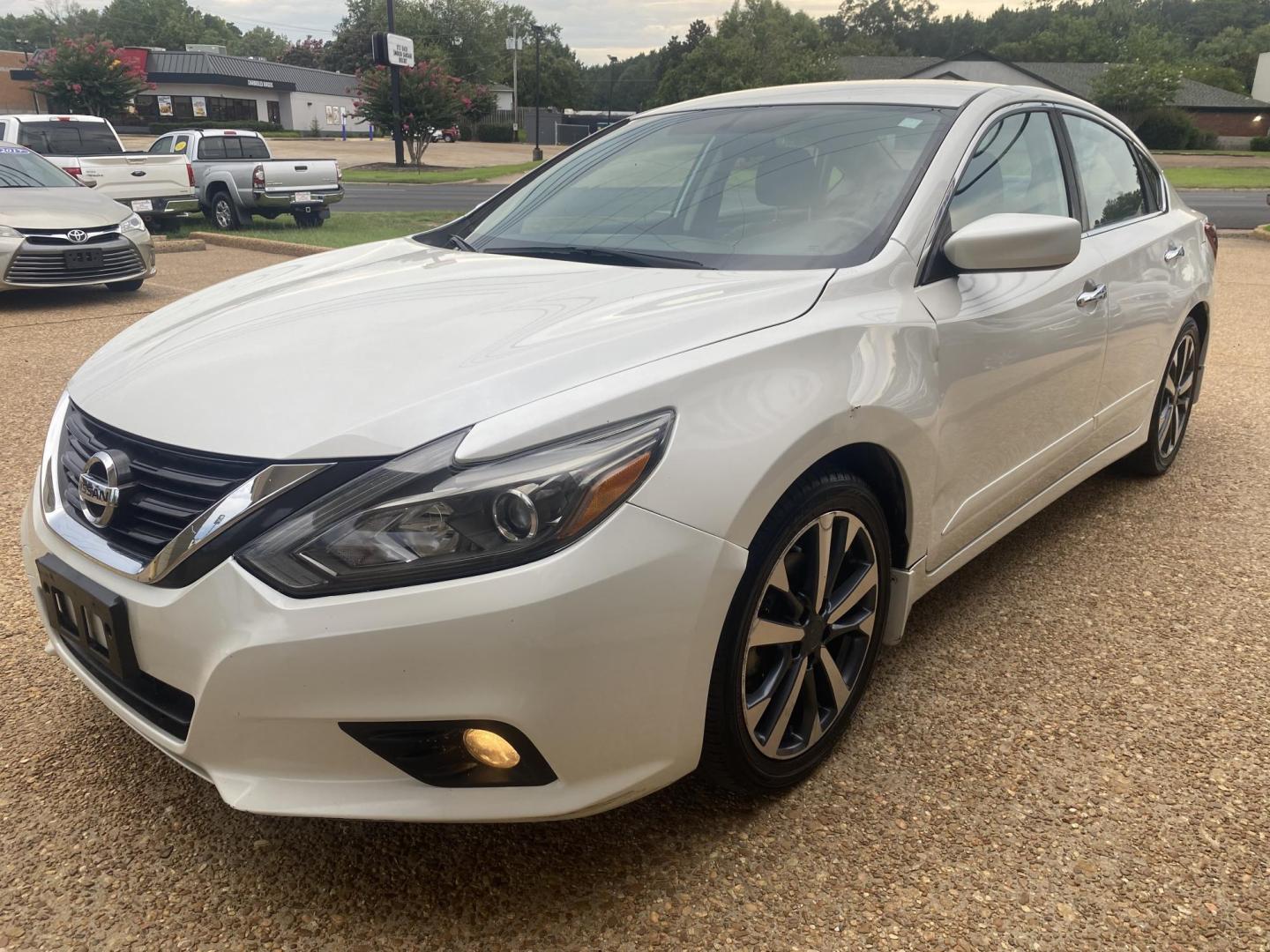 2017 WHITE NISSAN ALTIMA SR (1N4AL3AP9HC) , located at 922 W. Beacon St., Philadelphia, MS, 39350, (601) 650-3675, 32.770447, -89.127151 - Photo#2