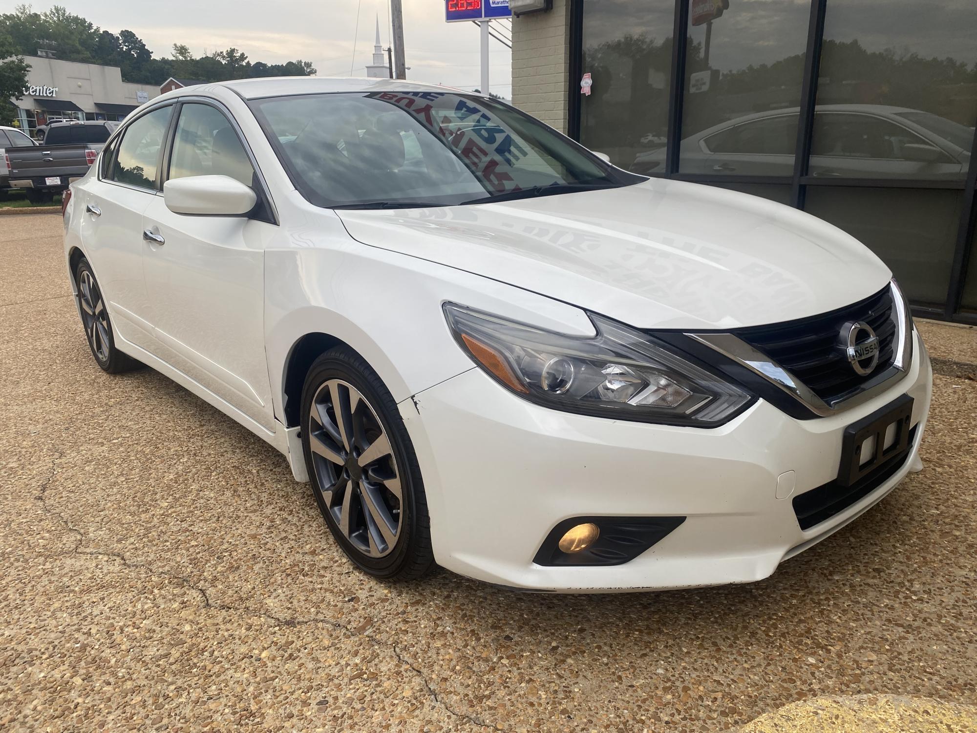 photo of 2017 NISSAN ALTIMA SR 