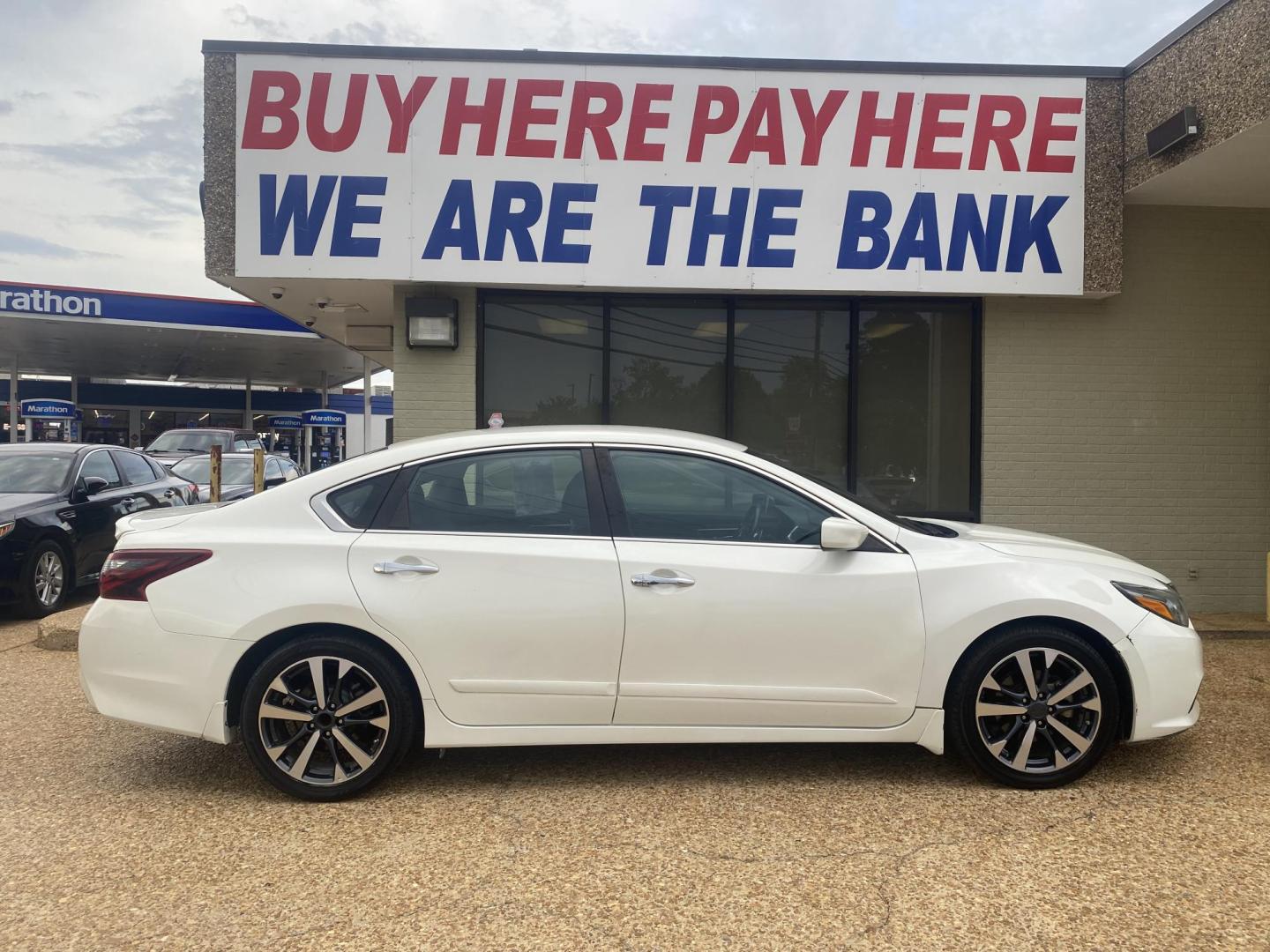 2017 WHITE NISSAN ALTIMA SR (1N4AL3AP9HC) , located at 922 W. Beacon St., Philadelphia, MS, 39350, (601) 650-3675, 32.770447, -89.127151 - Photo#6