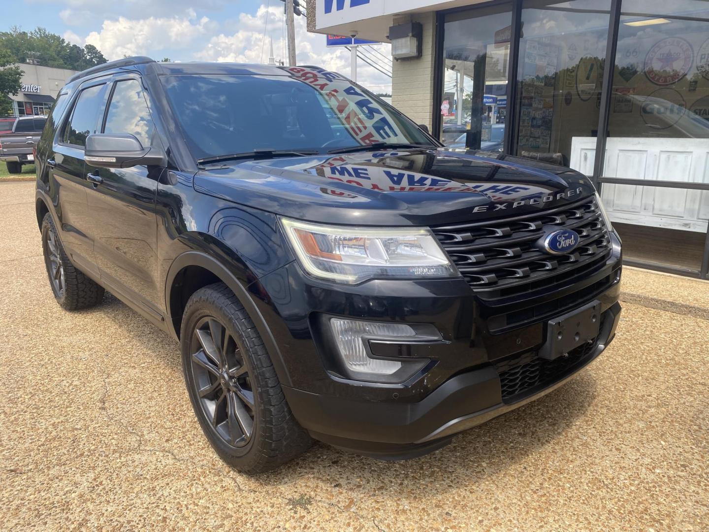2017 BLACK FORD EXPLORER XLT (1FM5K7DH9HG) , located at 922 W. Beacon St., Philadelphia, MS, 39350, (601) 650-3675, 32.770447, -89.127151 - Photo#0