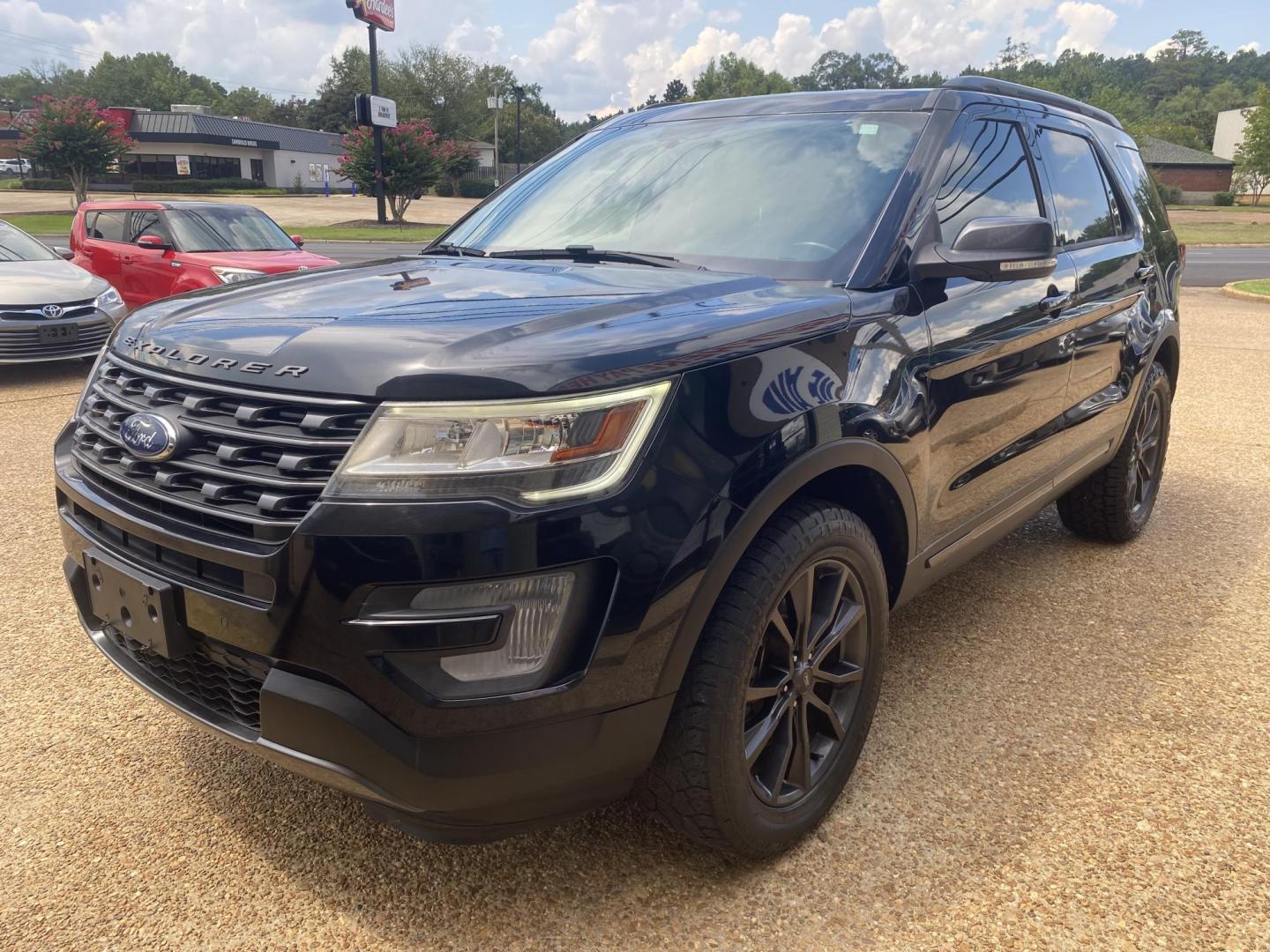 2017 BLACK FORD EXPLORER XLT (1FM5K7DH9HG) , located at 922 W. Beacon St., Philadelphia, MS, 39350, (601) 650-3675, 32.770447, -89.127151 - Photo#2