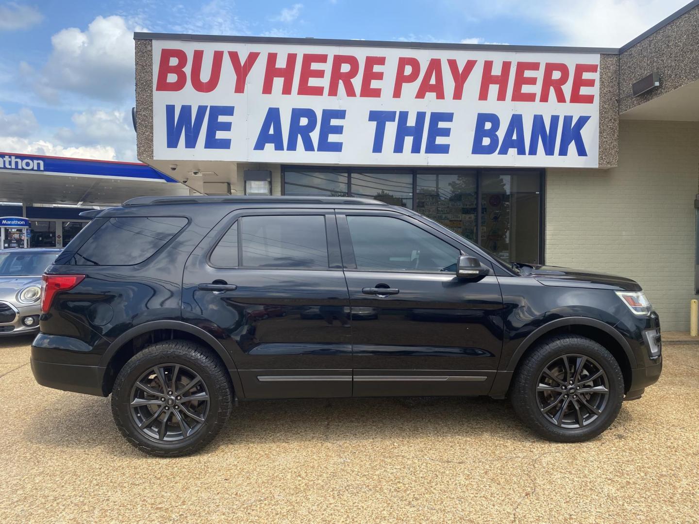 2017 BLACK FORD EXPLORER XLT (1FM5K7DH9HG) , located at 922 W. Beacon St., Philadelphia, MS, 39350, (601) 650-3675, 32.770447, -89.127151 - Photo#6