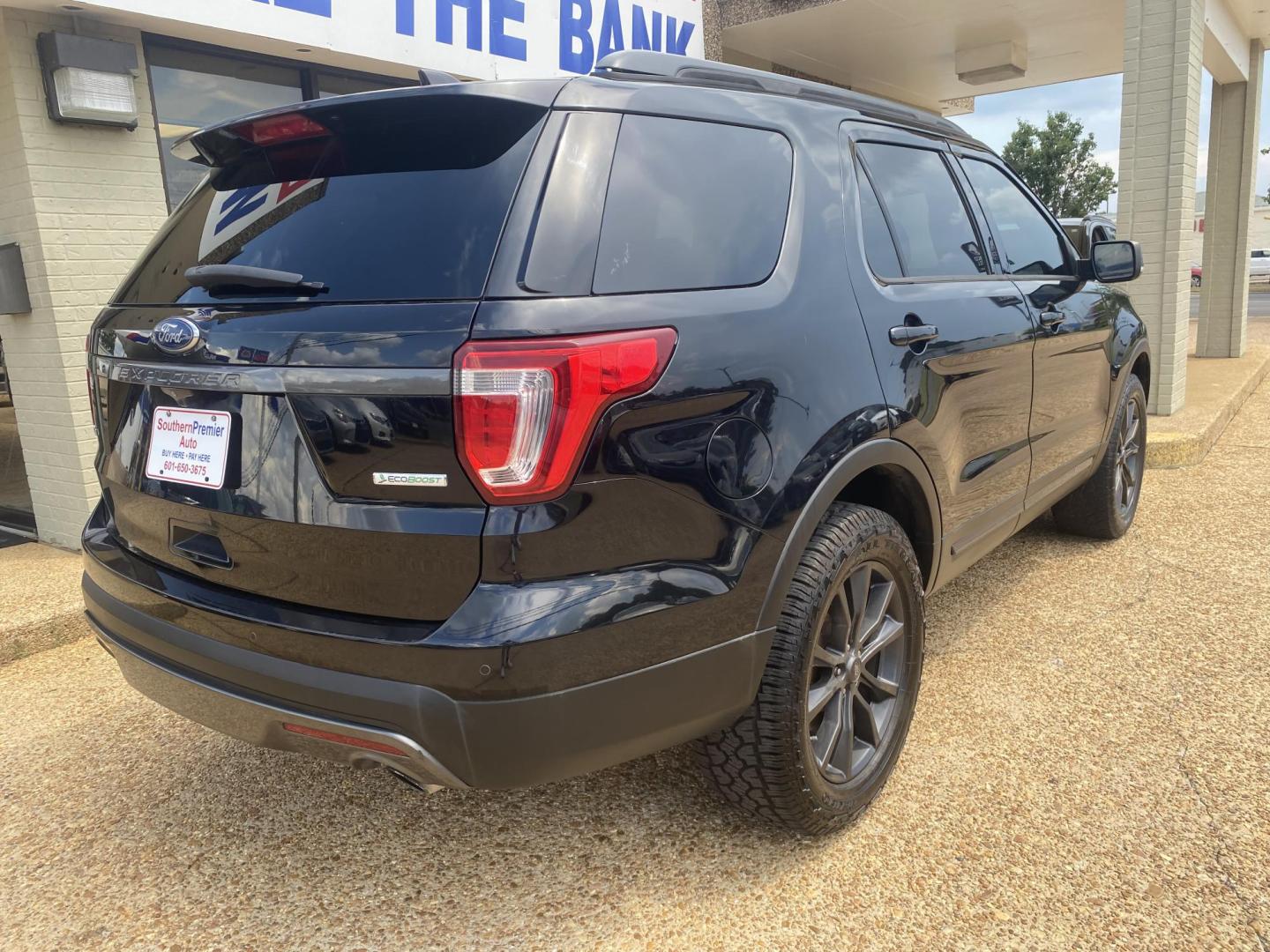 2017 BLACK FORD EXPLORER XLT (1FM5K7DH9HG) , located at 922 W. Beacon St., Philadelphia, MS, 39350, (601) 650-3675, 32.770447, -89.127151 - Photo#5