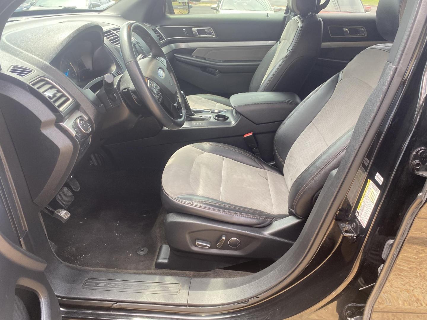 2017 BLACK FORD EXPLORER XLT (1FM5K7DH9HG) , located at 922 W. Beacon St., Philadelphia, MS, 39350, (601) 650-3675, 32.770447, -89.127151 - Photo#9
