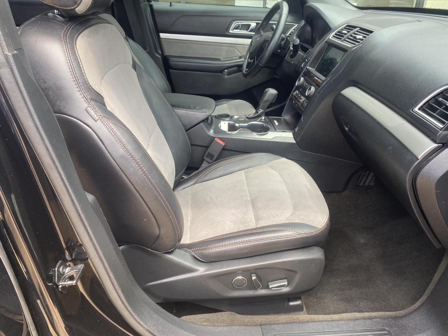 2017 BLACK FORD EXPLORER XLT (1FM5K7DH9HG) , located at 922 W. Beacon St., Philadelphia, MS, 39350, (601) 650-3675, 32.770447, -89.127151 - Photo#10