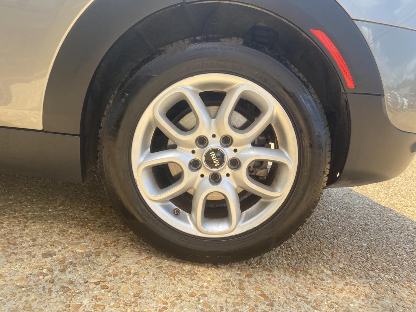 2016 SILVER MINI CLUBMAN COOPER (WMWLN5C56G2) , located at 922 W. Beacon St., Philadelphia, MS, 39350, (601) 650-3675, 32.770447, -89.127151 - Photo#7