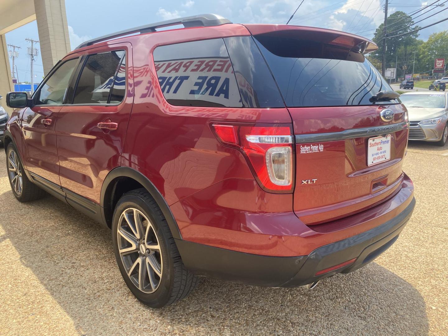 2015 RED FORD EXPLORER XLT (1FM5K7D82FG) , located at 922 W. Beacon St., Philadelphia, MS, 39350, (601) 650-3675, 32.770447, -89.127151 - Photo#3