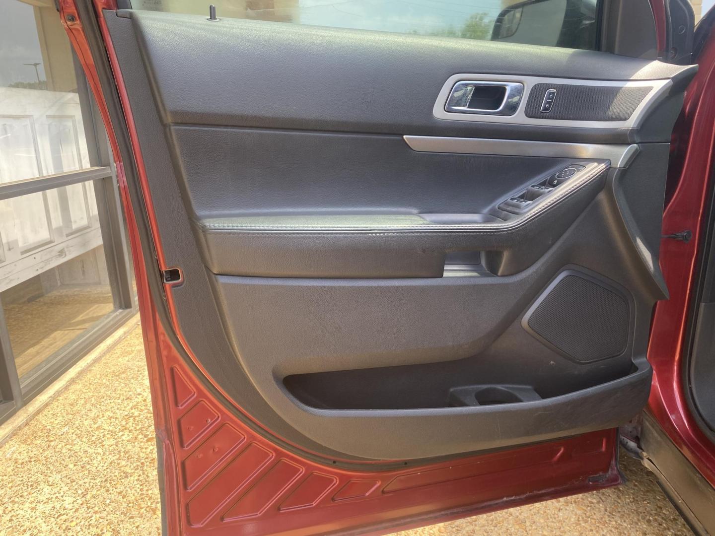 2015 RED FORD EXPLORER XLT (1FM5K7D82FG) , located at 922 W. Beacon St., Philadelphia, MS, 39350, (601) 650-3675, 32.770447, -89.127151 - Photo#8