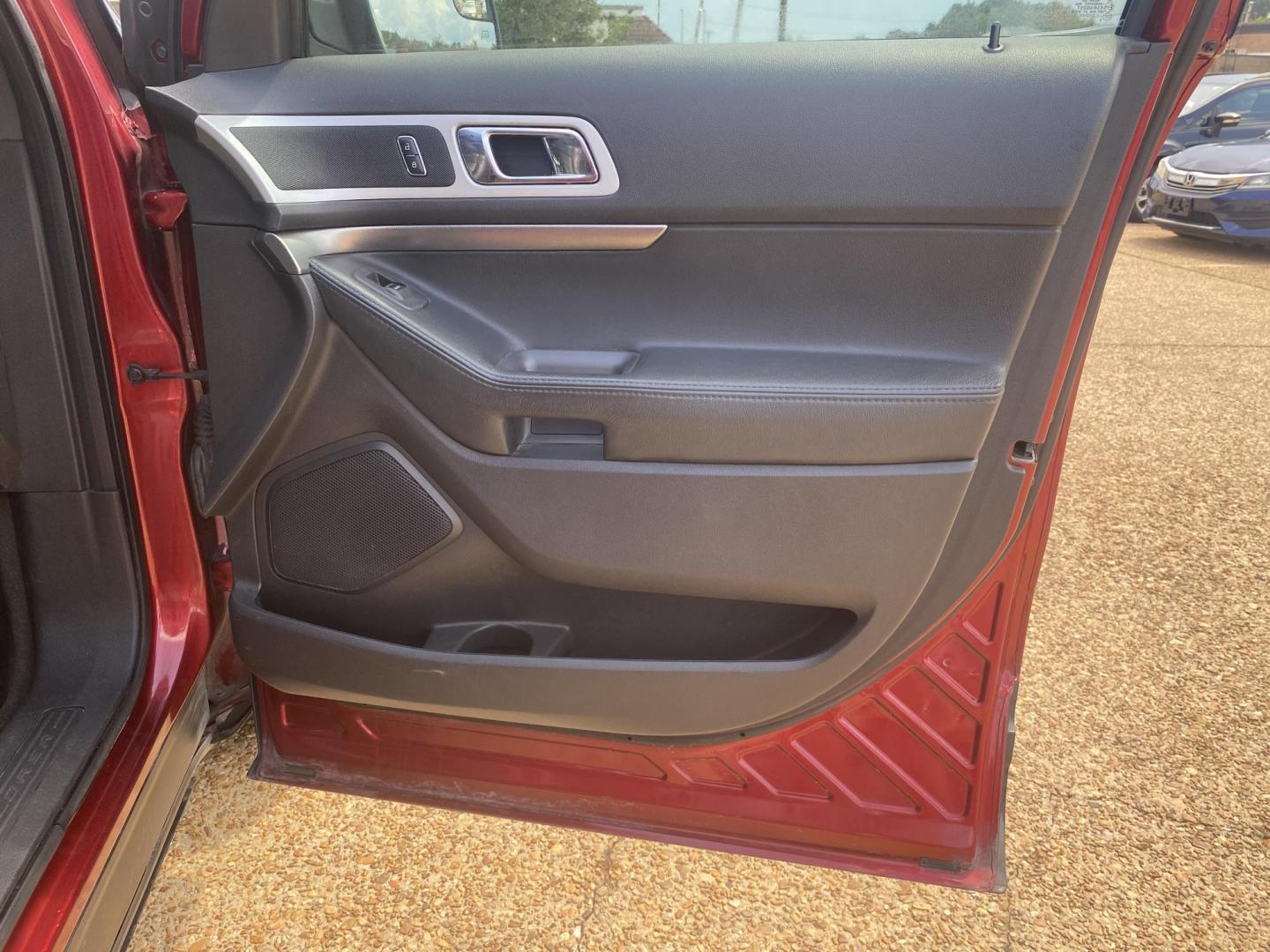2015 RED FORD EXPLORER XLT (1FM5K7D82FG) , located at 922 W. Beacon St., Philadelphia, MS, 39350, (601) 650-3675, 32.770447, -89.127151 - Photo#11