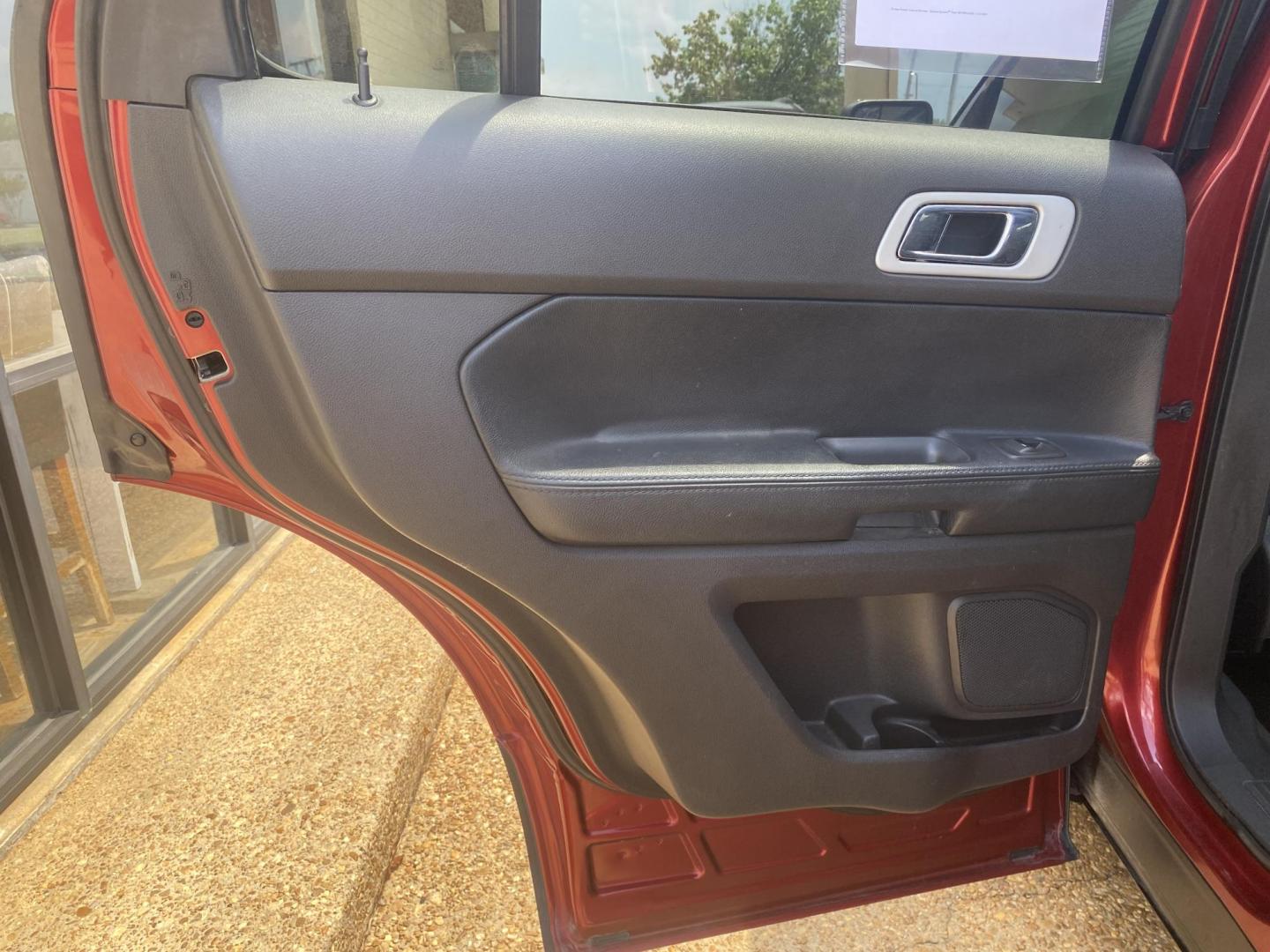 2015 RED FORD EXPLORER XLT (1FM5K7D82FG) , located at 922 W. Beacon St., Philadelphia, MS, 39350, (601) 650-3675, 32.770447, -89.127151 - Photo#12