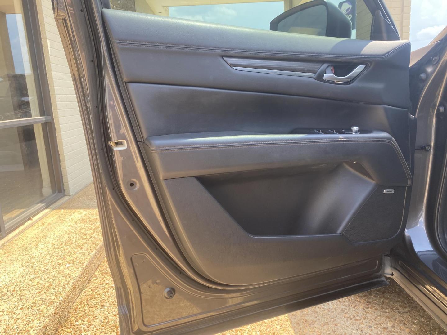 2019 GRAY MAZDA CX-5 GRAND TOURING (JM3KFADM7K1) , located at 922 W. Beacon St., Philadelphia, MS, 39350, (601) 650-3675, 32.770447, -89.127151 - Photo#8