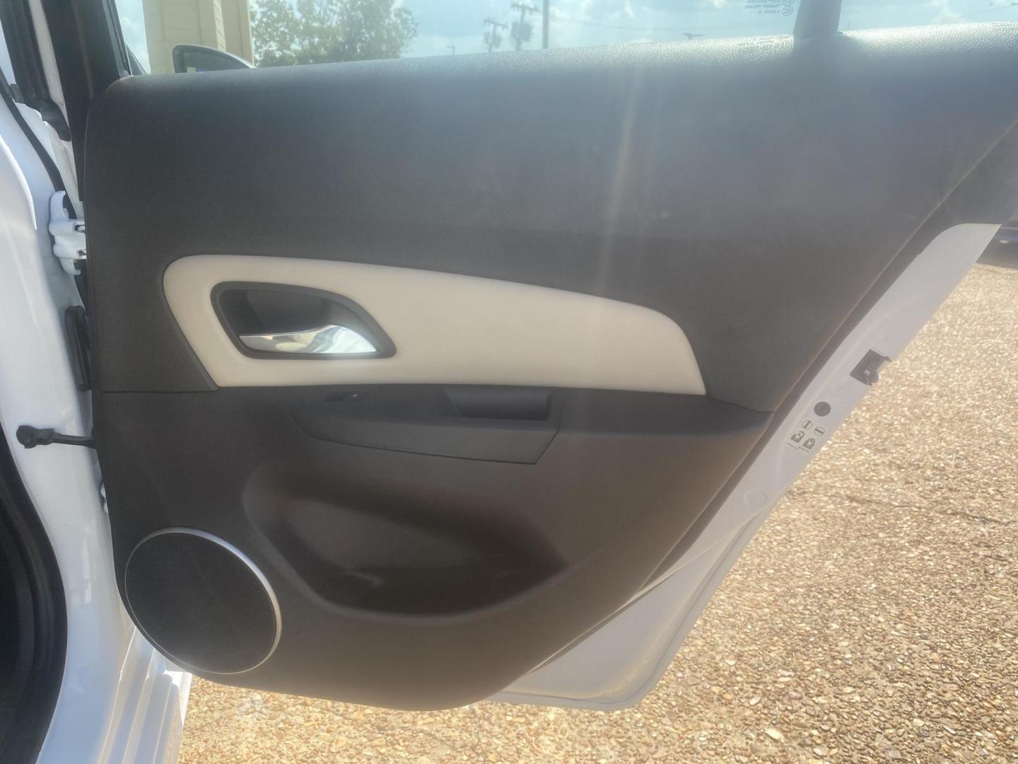2016 WHITE CHEVROLET CRUZE LIMITED LTZ (1G1PG5SB0G7) , located at 922 W. Beacon St., Philadelphia, MS, 39350, (601) 650-3675, 32.770447, -89.127151 - Photo#14