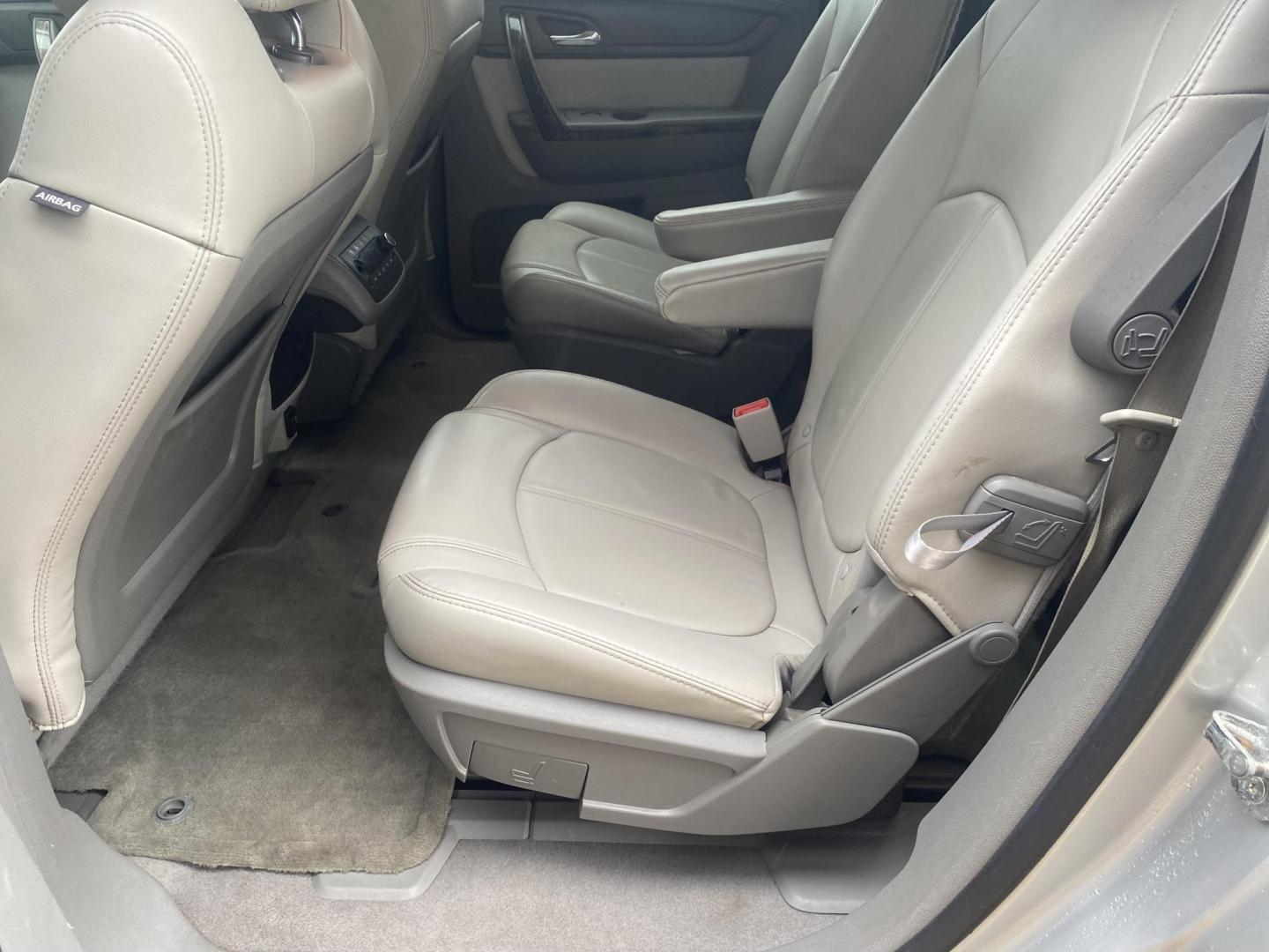 2016 SILVER GMC ACADIA SLT1 (1GKKRRKD7GJ) , located at 922 W. Beacon St., Philadelphia, MS, 39350, (601) 650-3675, 32.770447, -89.127151 - Photo#13