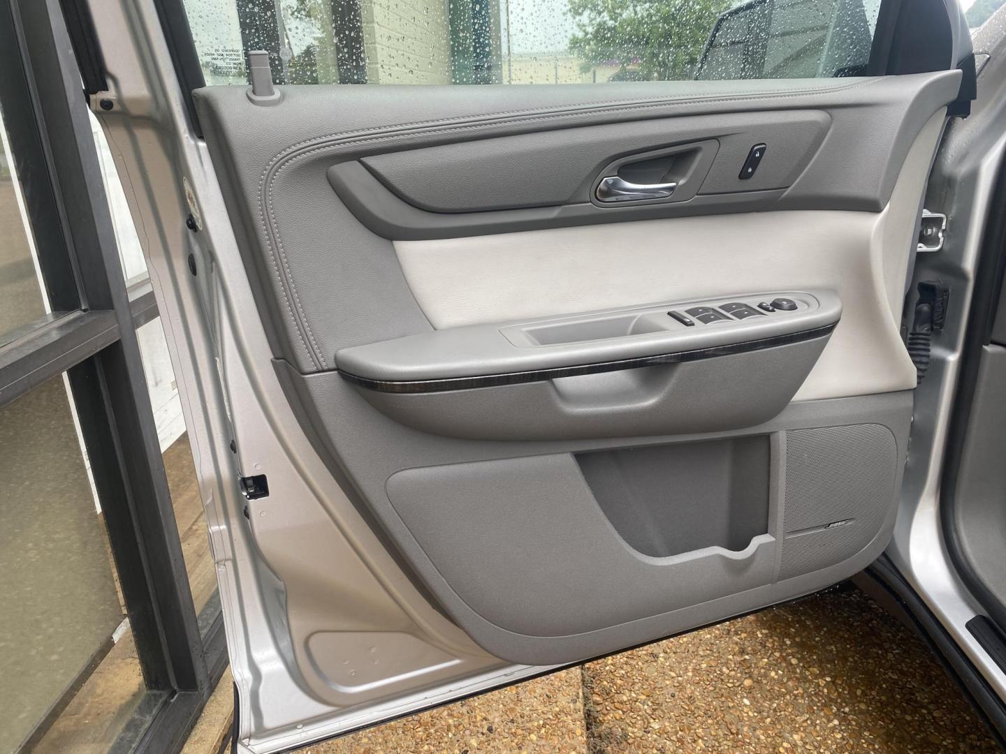 2016 SILVER GMC ACADIA SLT1 (1GKKRRKD7GJ) , located at 922 W. Beacon St., Philadelphia, MS, 39350, (601) 650-3675, 32.770447, -89.127151 - Photo#8