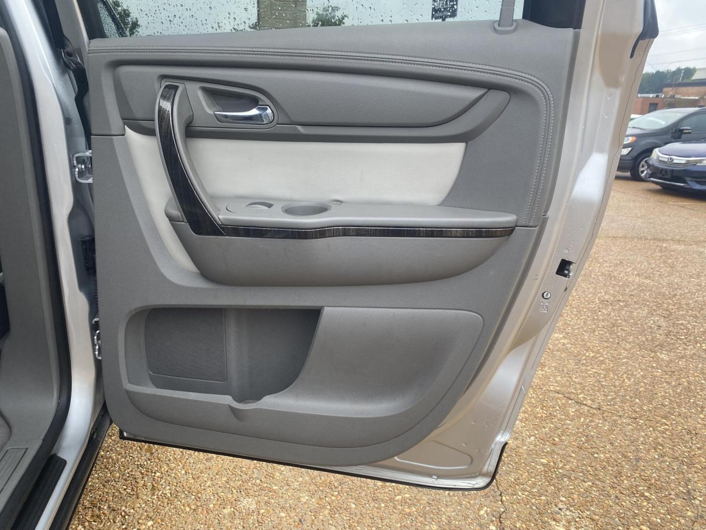 2016 SILVER GMC ACADIA SLT1 (1GKKRRKD7GJ) , located at 922 W. Beacon St., Philadelphia, MS, 39350, (601) 650-3675, 32.770447, -89.127151 - Photo#15