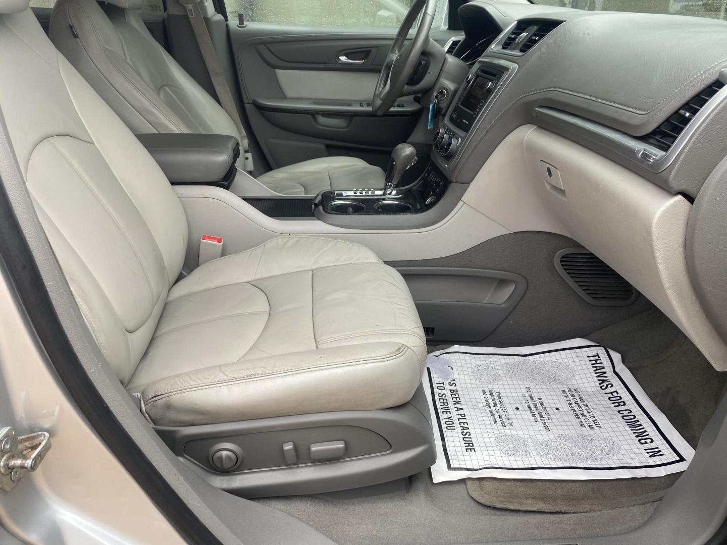 2016 SILVER GMC ACADIA SLT1 (1GKKRRKD7GJ) , located at 922 W. Beacon St., Philadelphia, MS, 39350, (601) 650-3675, 32.770447, -89.127151 - Photo#10