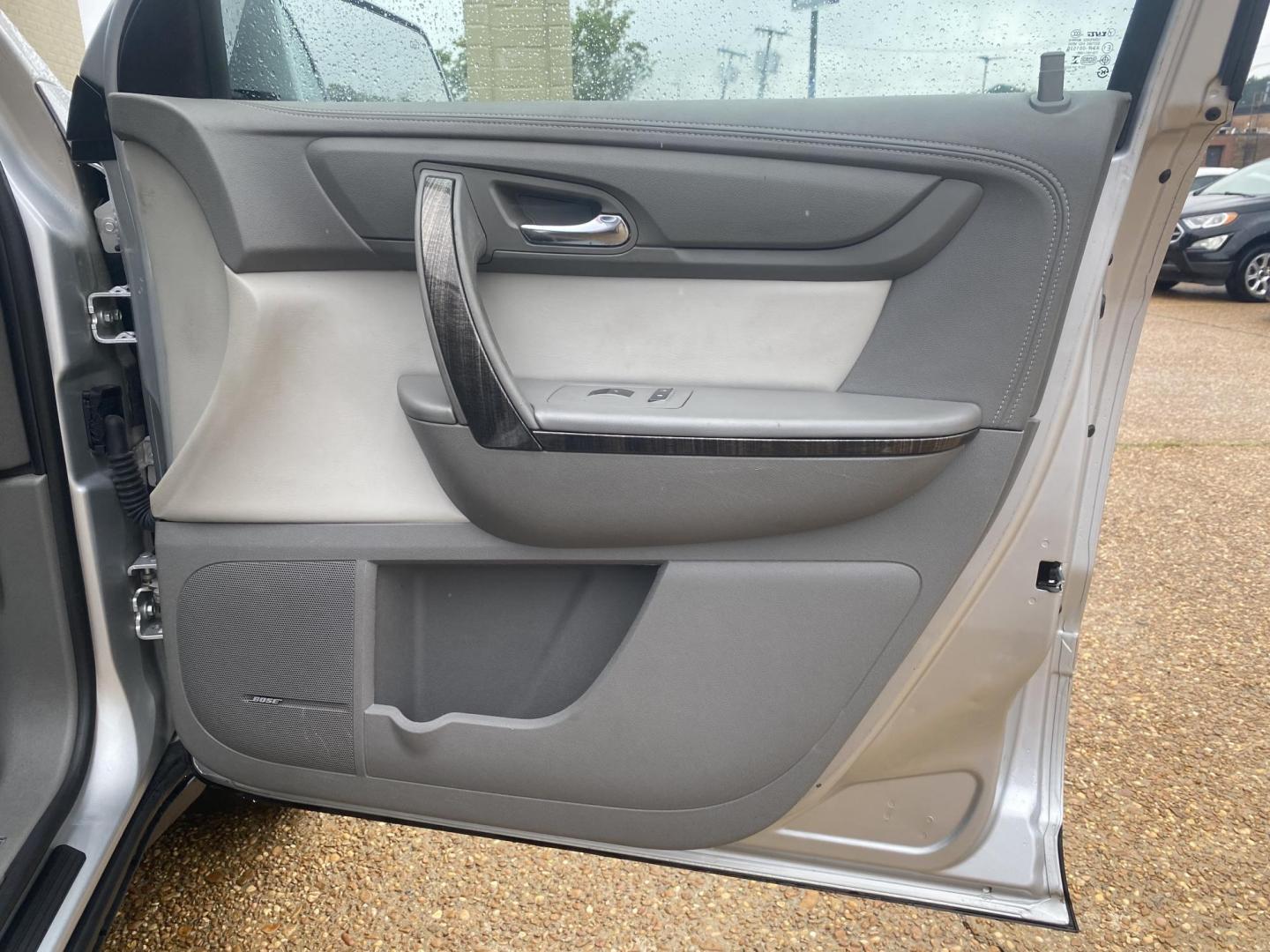 2016 SILVER GMC ACADIA SLT1 (1GKKRRKD7GJ) , located at 922 W. Beacon St., Philadelphia, MS, 39350, (601) 650-3675, 32.770447, -89.127151 - Photo#11