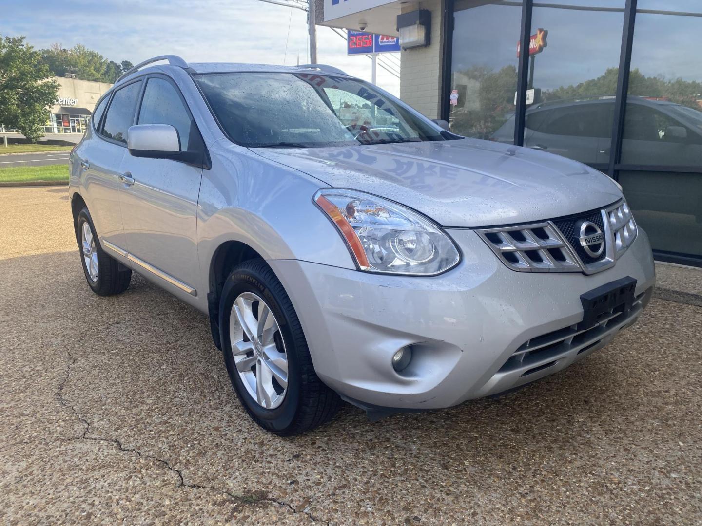 2013 SILVER NISSAN ROGUE SV (JN8AS5MT3DW) , located at 922 W. Beacon St., Philadelphia, MS, 39350, (601) 650-3675, 32.770447, -89.127151 - Photo#0