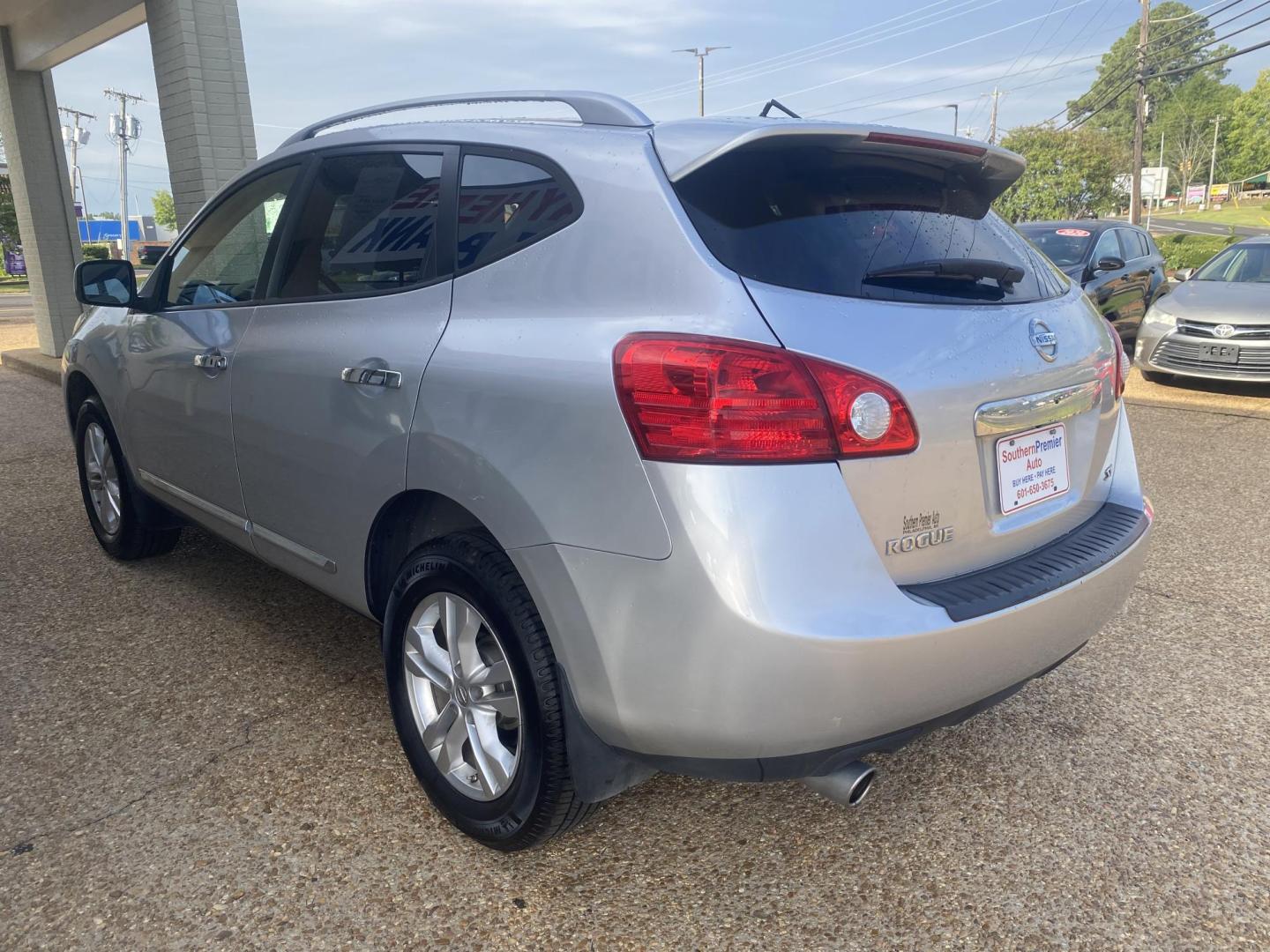 2013 SILVER NISSAN ROGUE SV (JN8AS5MT3DW) , located at 922 W. Beacon St., Philadelphia, MS, 39350, (601) 650-3675, 32.770447, -89.127151 - Photo#3