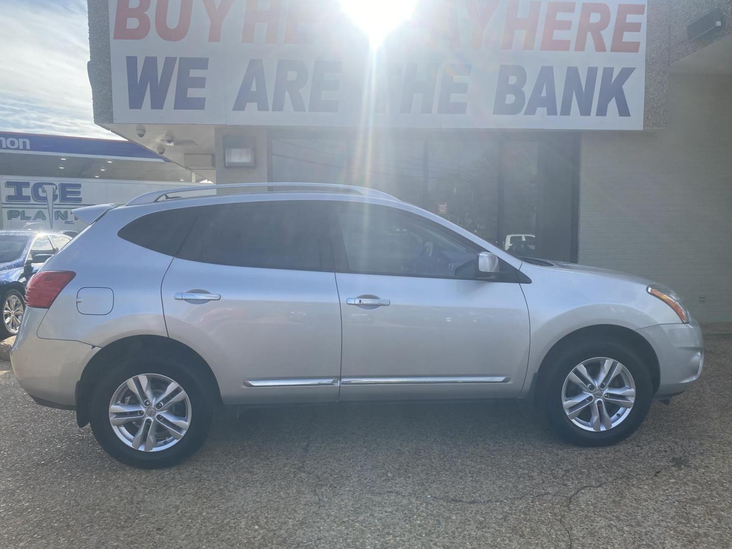 2013 SILVER NISSAN ROGUE SV (JN8AS5MT3DW) , located at 922 W. Beacon St., Philadelphia, MS, 39350, (601) 650-3675, 32.770447, -89.127151 - Photo#6
