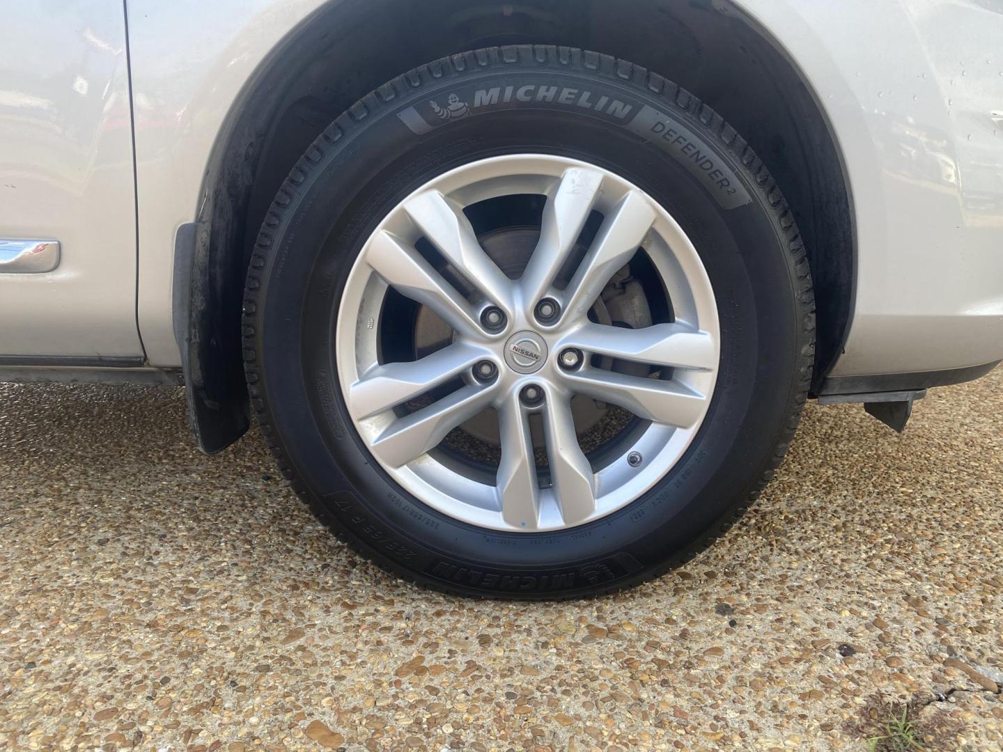 2013 SILVER NISSAN ROGUE SV (JN8AS5MT3DW) , located at 922 W. Beacon St., Philadelphia, MS, 39350, (601) 650-3675, 32.770447, -89.127151 - Photo#7