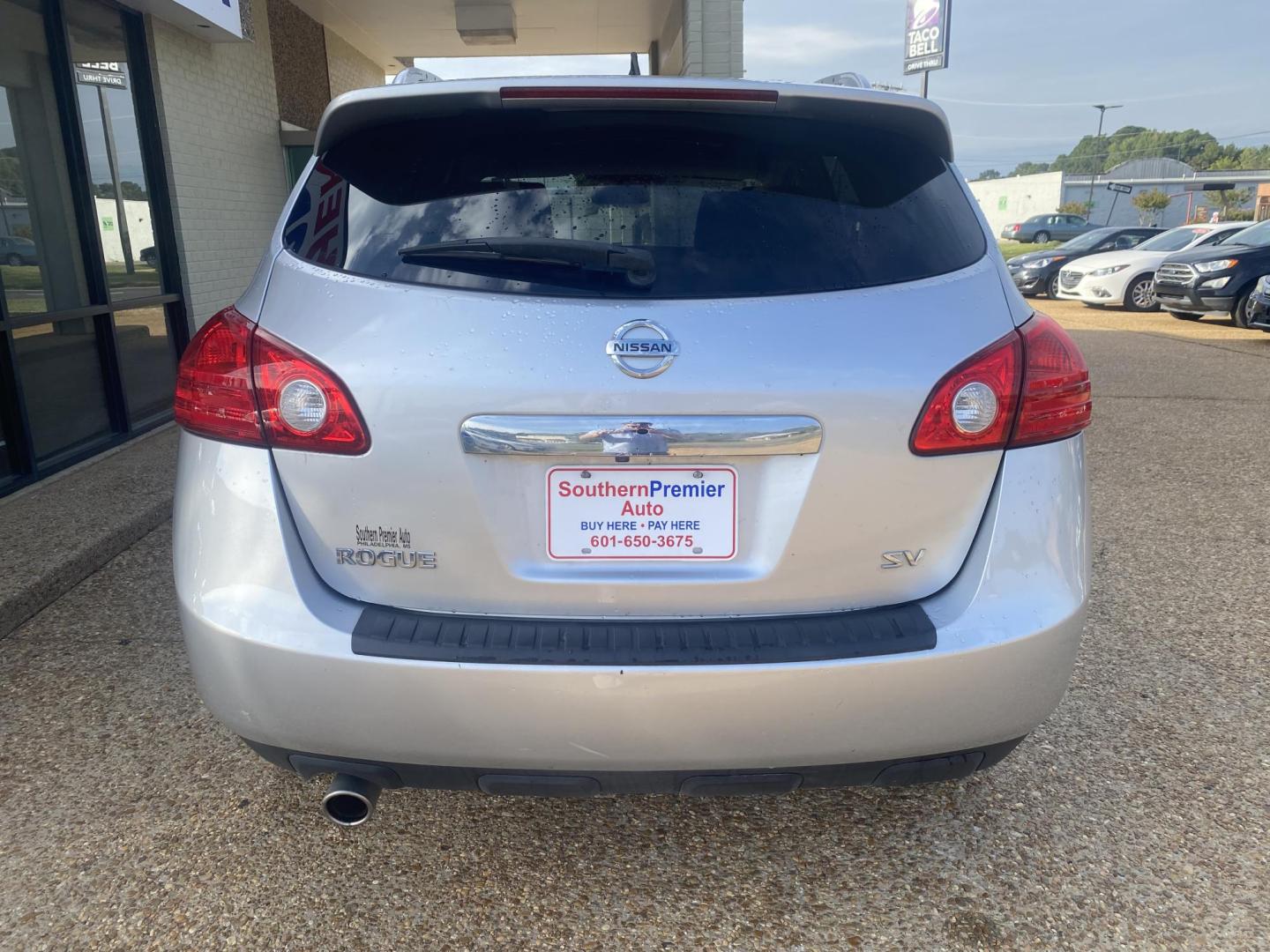2013 SILVER NISSAN ROGUE SV (JN8AS5MT3DW) , located at 922 W. Beacon St., Philadelphia, MS, 39350, (601) 650-3675, 32.770447, -89.127151 - Photo#4