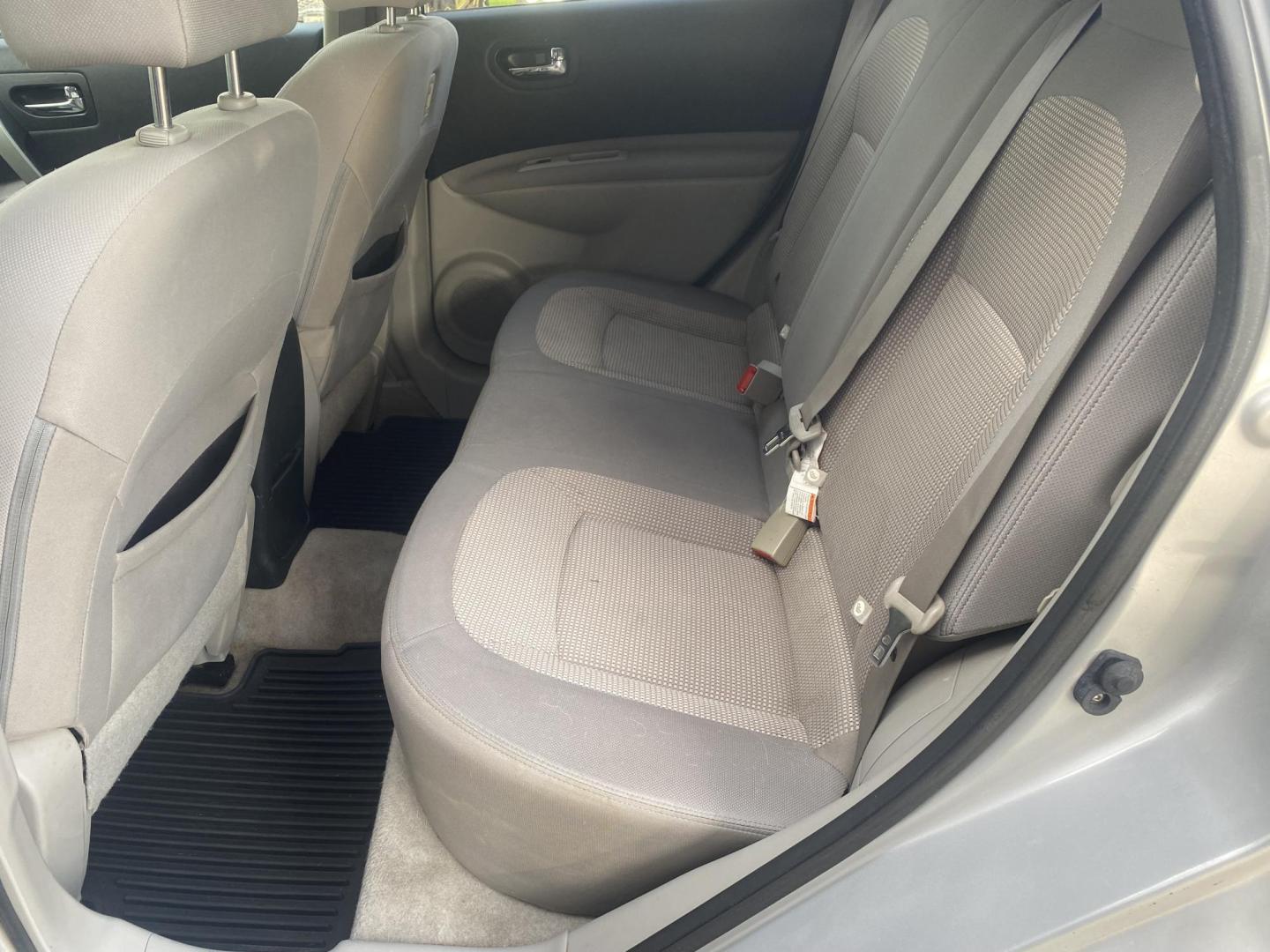 2013 SILVER NISSAN ROGUE SV (JN8AS5MT3DW) , located at 922 W. Beacon St., Philadelphia, MS, 39350, (601) 650-3675, 32.770447, -89.127151 - Photo#13