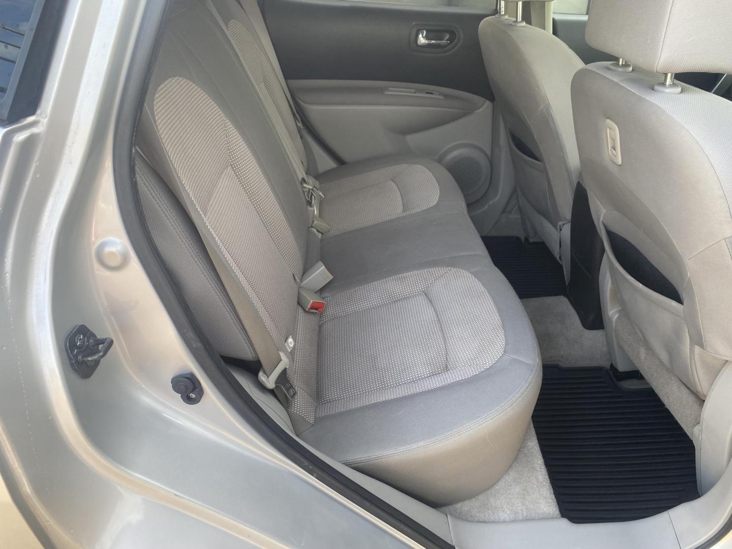 2013 SILVER NISSAN ROGUE SV (JN8AS5MT3DW) , located at 922 W. Beacon St., Philadelphia, MS, 39350, (601) 650-3675, 32.770447, -89.127151 - Photo#14