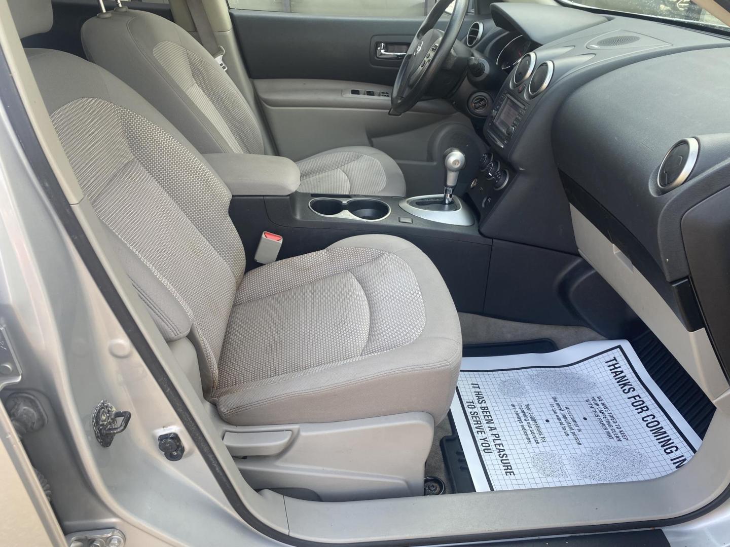 2013 SILVER NISSAN ROGUE SV (JN8AS5MT3DW) , located at 922 W. Beacon St., Philadelphia, MS, 39350, (601) 650-3675, 32.770447, -89.127151 - Photo#10