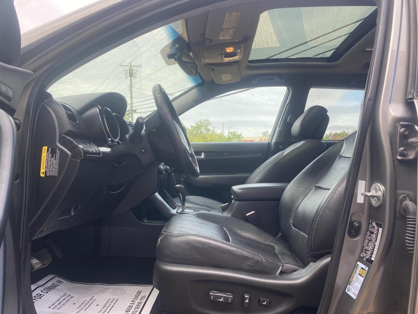 2013 SILVER KIA SORENTO SX (5XYKW4A29DG) , located at 922 W. Beacon St., Philadelphia, MS, 39350, (601) 650-3675, 32.770447, -89.127151 - Photo#9