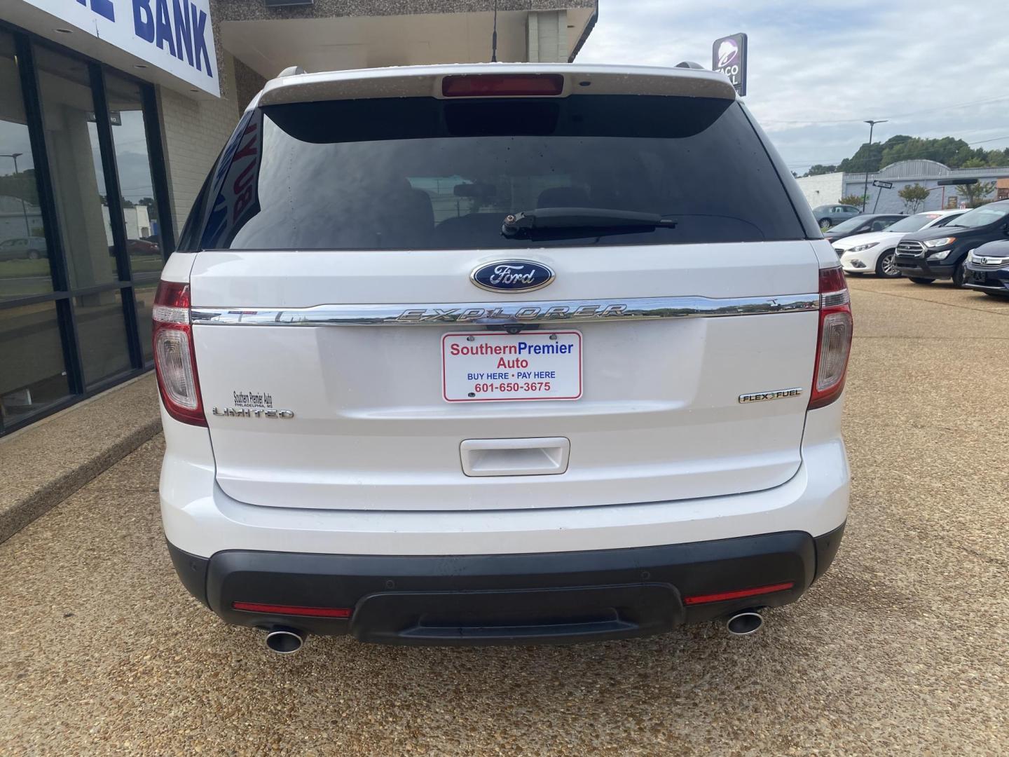 2014 WHITE FORD EXPLORER LIMITED (1FM5K7F83EG) , located at 922 W. Beacon St., Philadelphia, MS, 39350, (601) 650-3675, 32.770447, -89.127151 - Photo#4