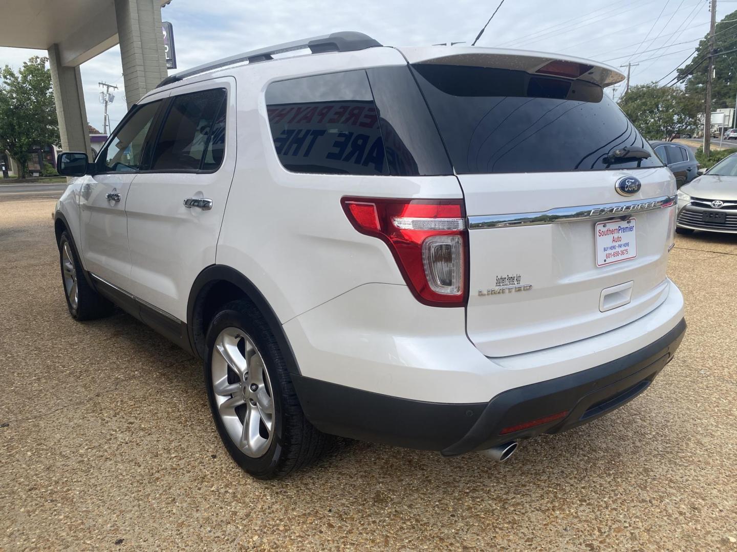 2014 WHITE FORD EXPLORER LIMITED (1FM5K7F83EG) , located at 922 W. Beacon St., Philadelphia, MS, 39350, (601) 650-3675, 32.770447, -89.127151 - Photo#3