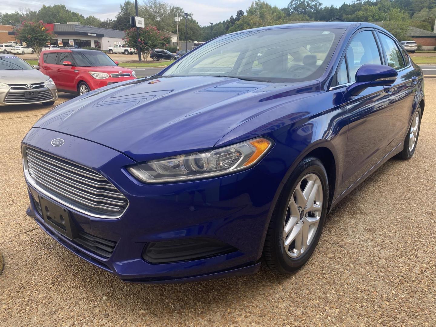 2014 BLUE FORD FUSION SE (1FA6P0H79E5) , located at 922 W. Beacon St., Philadelphia, MS, 39350, (601) 650-3675, 32.770447, -89.127151 - Photo#2