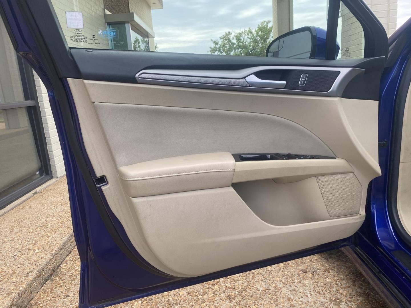 2014 BLUE FORD FUSION SE (1FA6P0H79E5) , located at 922 W. Beacon St., Philadelphia, MS, 39350, (601) 650-3675, 32.770447, -89.127151 - Photo#8