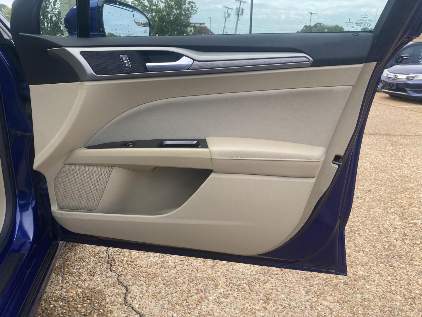 2014 BLUE FORD FUSION SE (1FA6P0H79E5) , located at 922 W. Beacon St., Philadelphia, MS, 39350, (601) 650-3675, 32.770447, -89.127151 - Photo#11
