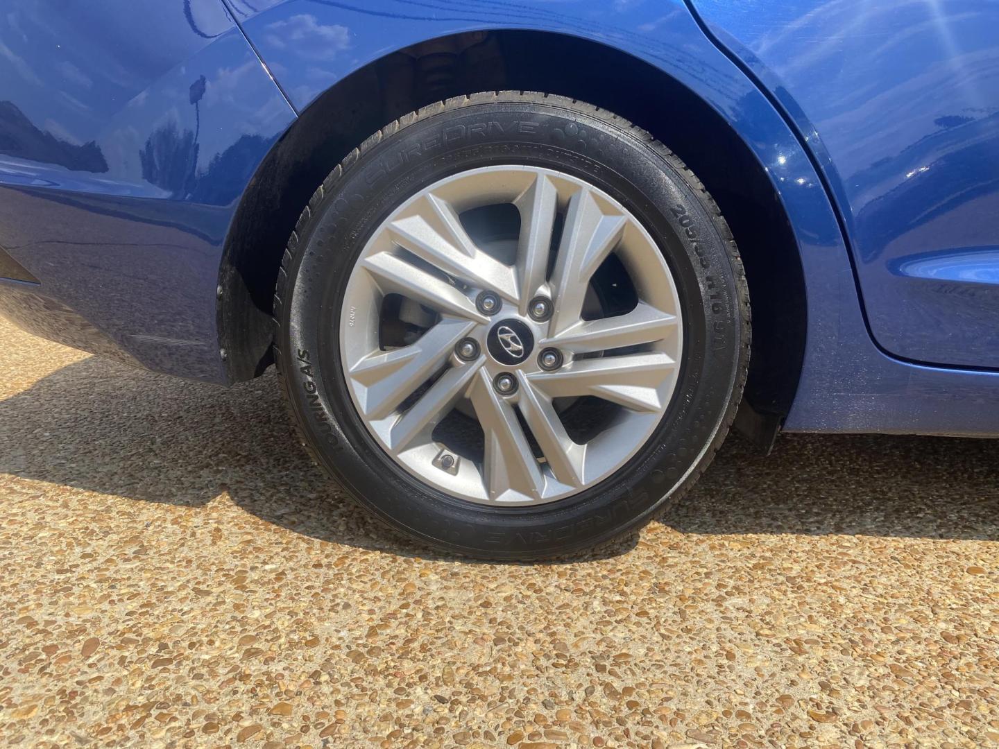2020 BLUE HYUNDAI ELANTRA LIMITED; SEL (5NPD84LF0LH) , located at 922 W. Beacon St., Philadelphia, MS, 39350, (601) 650-3675, 32.770447, -89.127151 - Photo#7