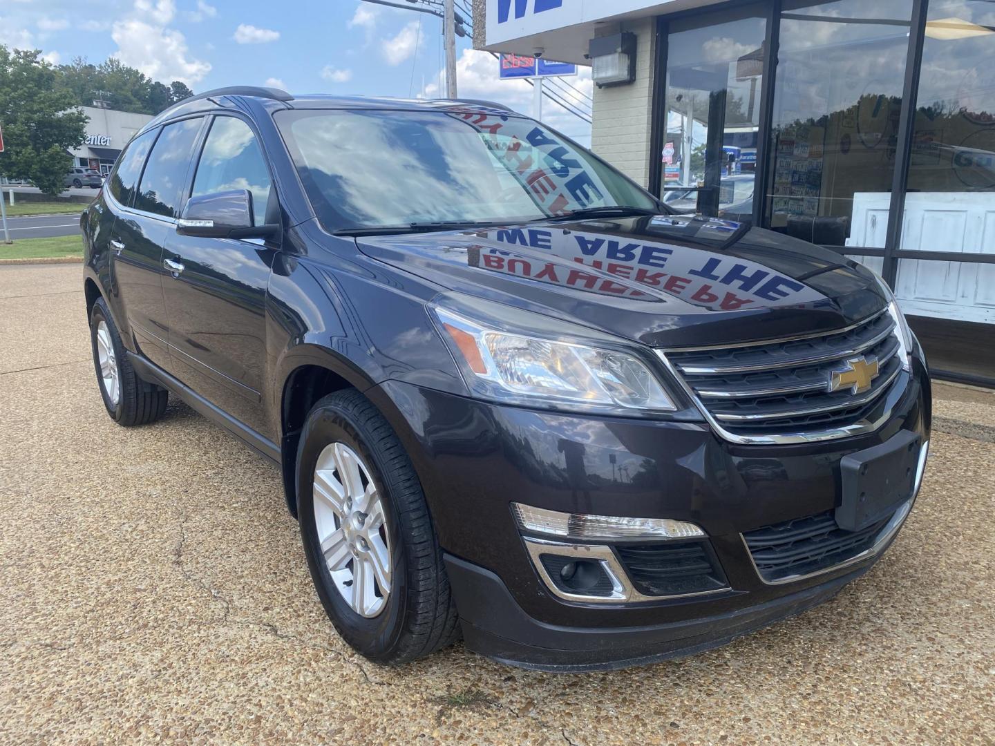 2014 GRAY CHEVROLET TRAVERSE 2LT (1GNKRHKD3EJ) , located at 922 W. Beacon St., Philadelphia, MS, 39350, (601) 650-3675, 32.770447, -89.127151 - Photo#0