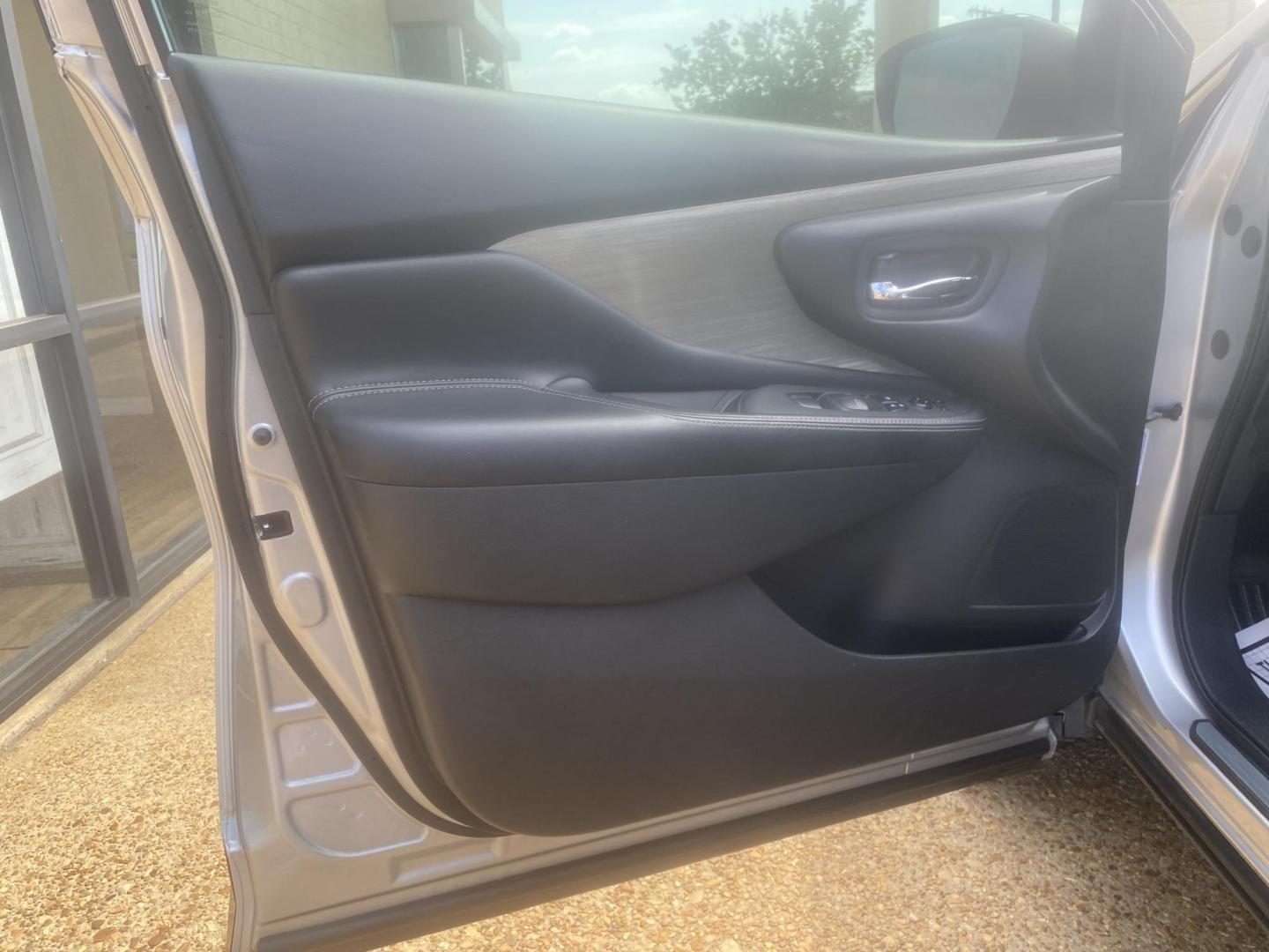 2016 SILVER NISSAN MURANO S (5N1AZ2MG9GN) , located at 922 W. Beacon St., Philadelphia, MS, 39350, (601) 650-3675, 32.770447, -89.127151 - Photo#8